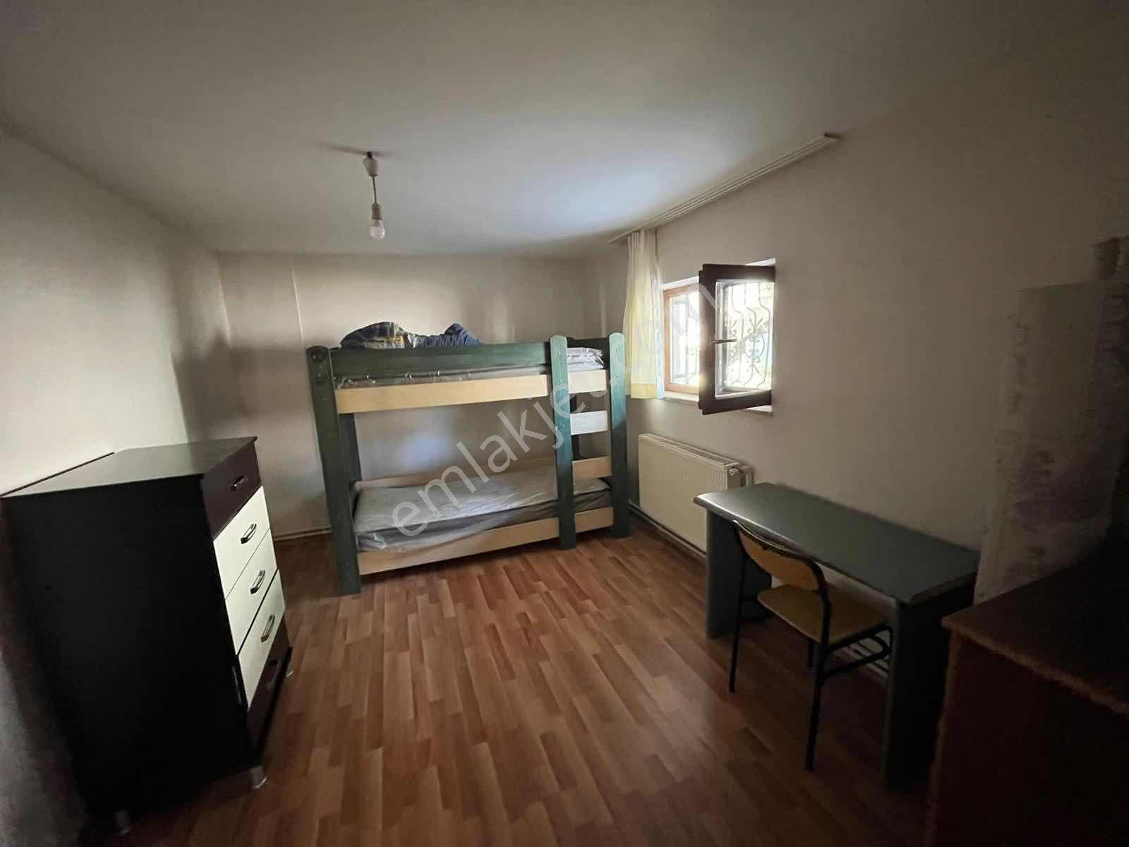 Bahçelievlerde Eşyalı 3+1 Giriş Kat Kiralık Geniş Daire - Görsel 7
