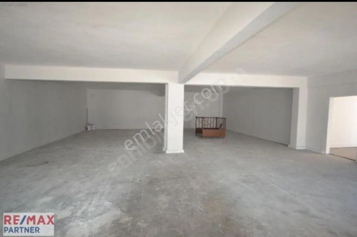 Sarı Dökümcüler Sanayide Kiralık 700 Metre İmalathane