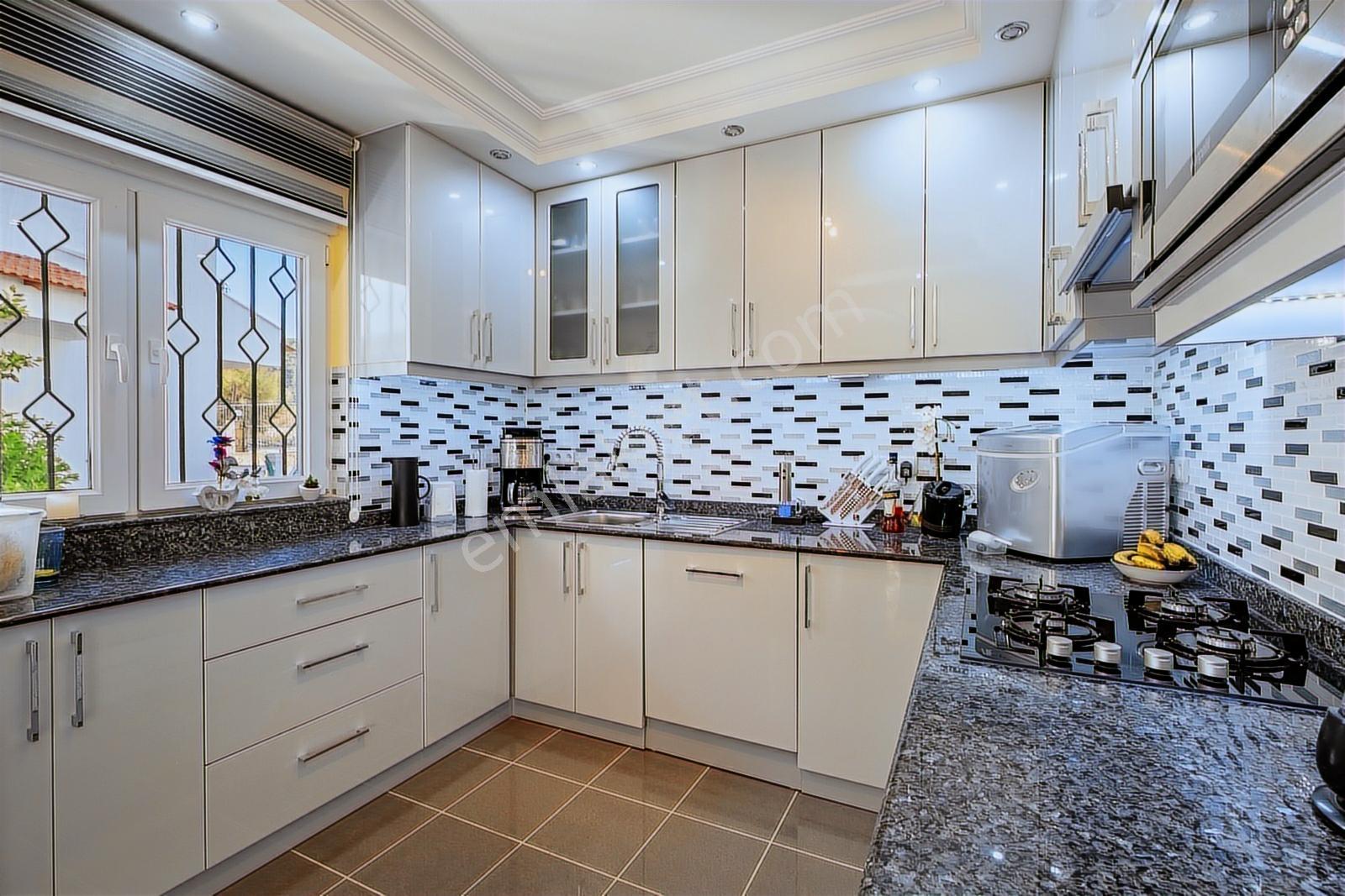 Alanya'da 2 Adet Müstakil Satılık Villa Arsa Olarak 1 Emsal - Görsel 14