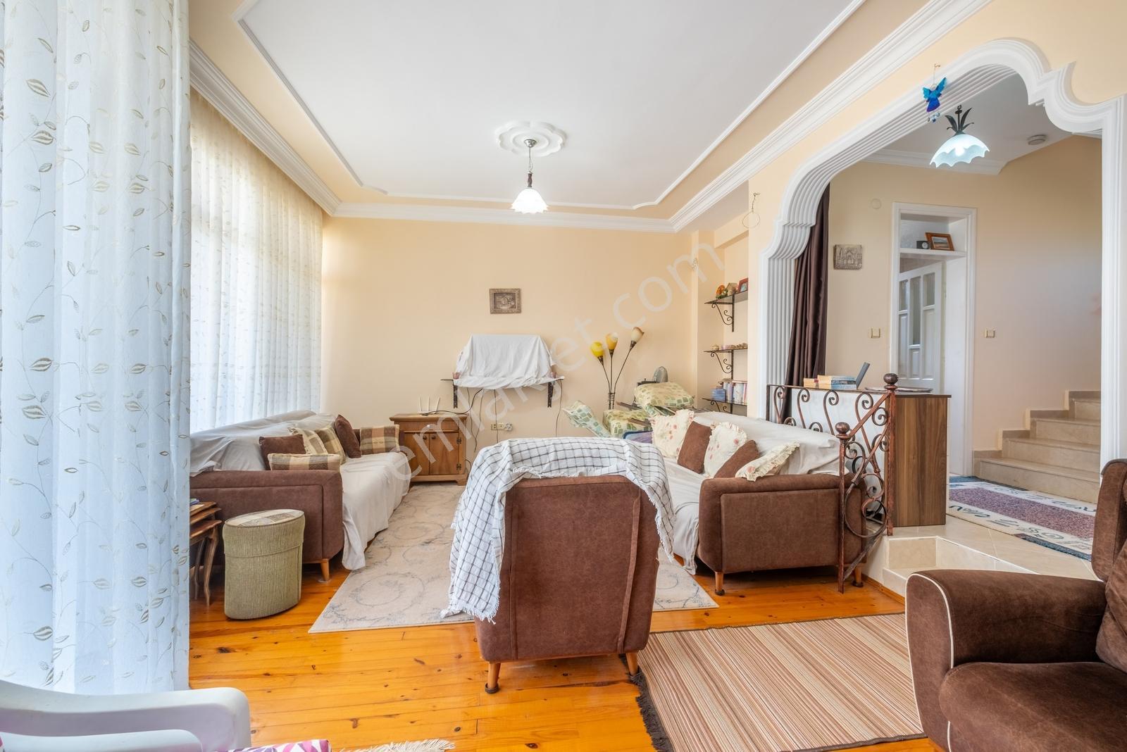 Payallarda Site İçinde Satılık 4+1 Eşyalı Tripleks Villa - Görsel 23