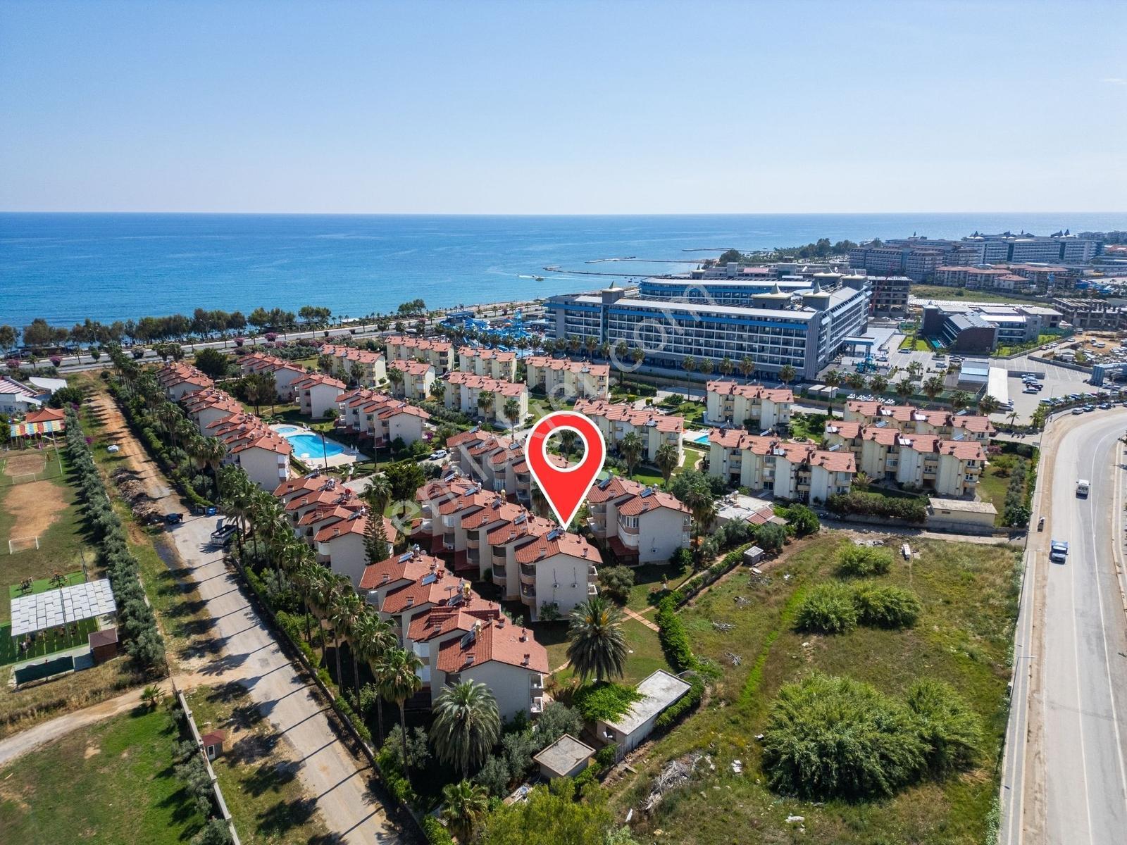 Payallarda Site İçinde Satılık 4+1 Eşyalı Tripleks Villa