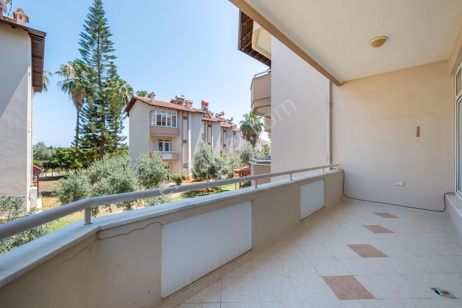 Payallarda Site İçinde Satılık 4+1 Eşyalı Tripleks Villa - Görsel 28