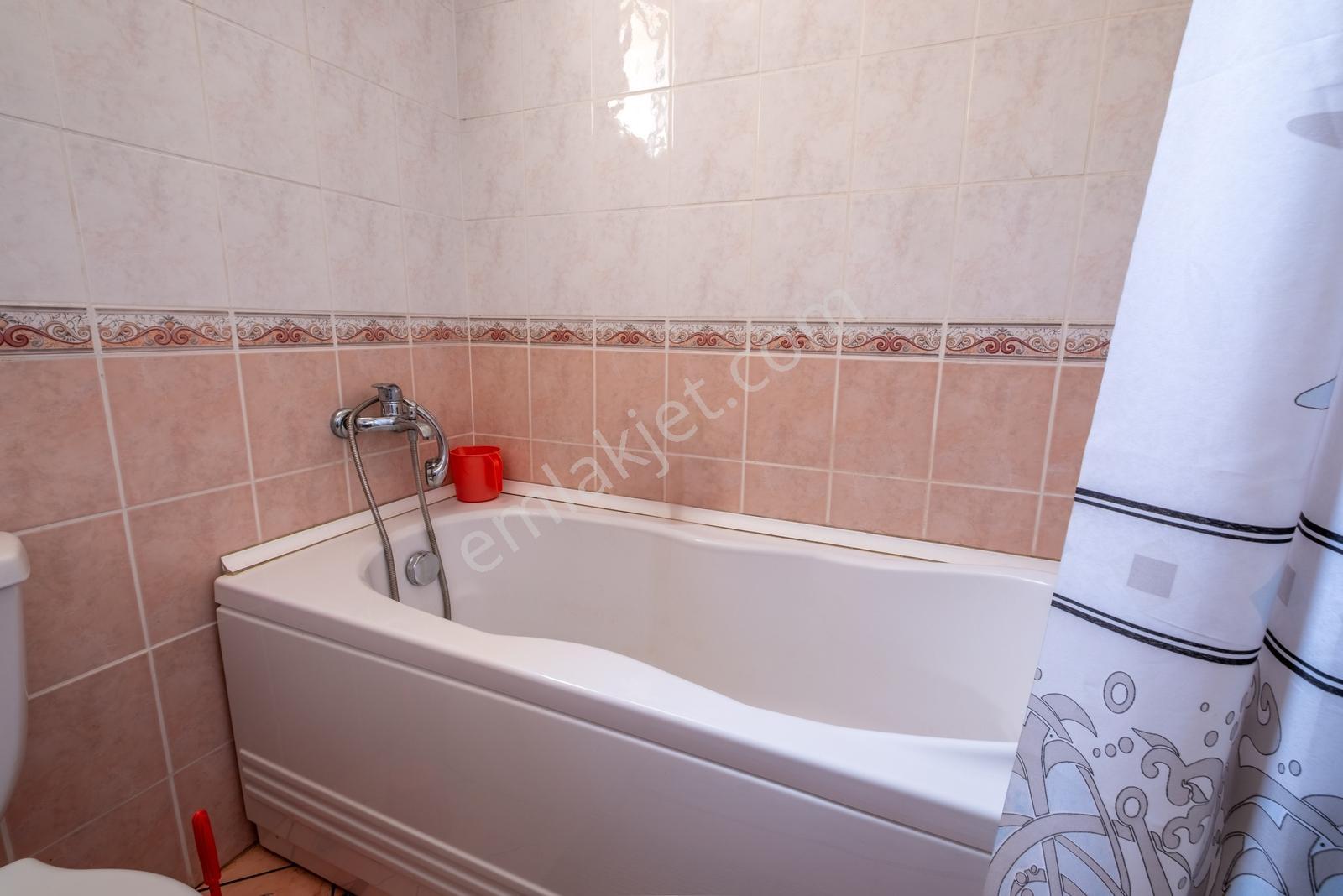 Payallarda Site İçinde Satılık 4+1 Eşyalı Tripleks Villa - Görsel 2