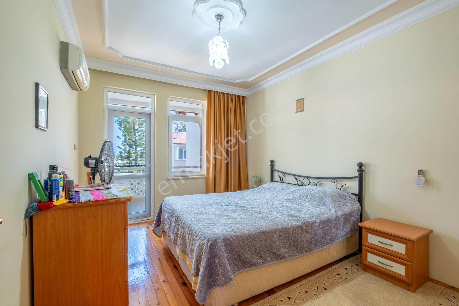 Payallarda Site İçinde Satılık 4+1 Eşyalı Tripleks Villa - Görsel 19