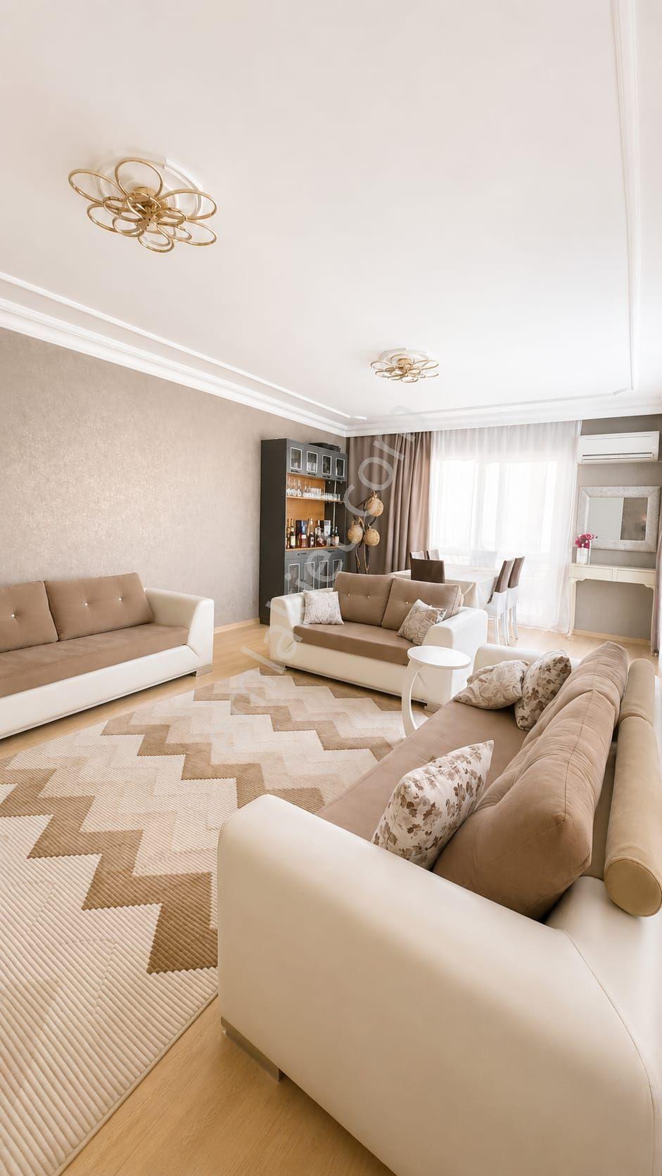 Konyaaltı Uncalı'da 175 M² Net, Ayrı Mutfaklı 2 Banyolu Satılık Yatırımlık Daire