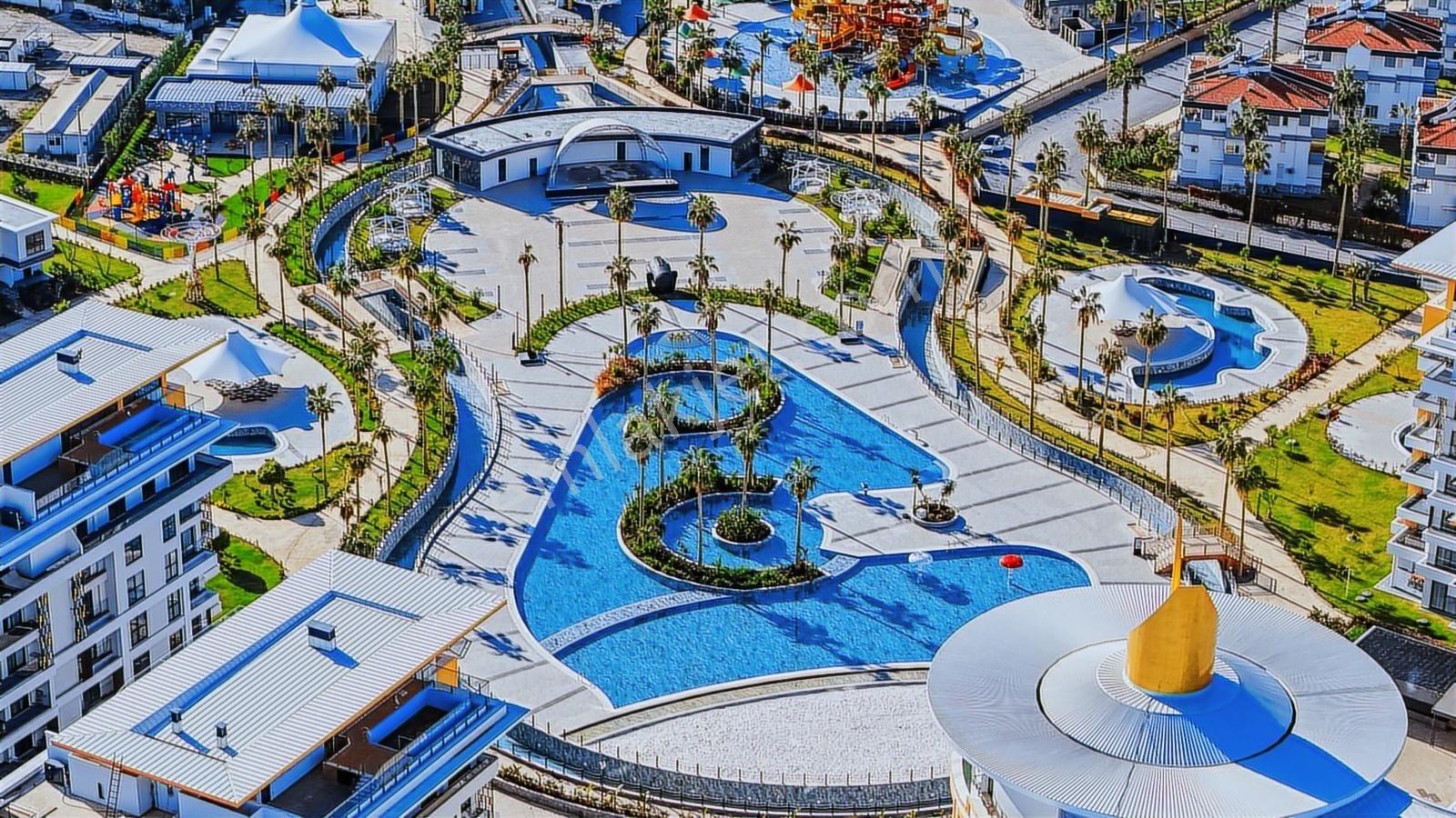Alanya Azura World Lüks Satılık 2+1 Daire