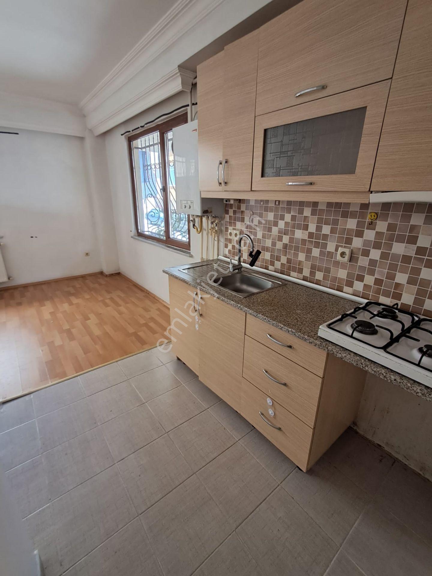 Ataşehir Kayışdağı Merkezde Balkonlu 75m2 2+1 Yüksek Giriş Daire - Görsel 5