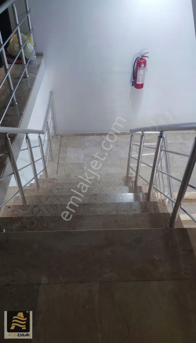 İstiklal Mah.orkide 3 Sitesinde Kapalı Otoparklı 3+1 138m2 Kira - Görsel 2