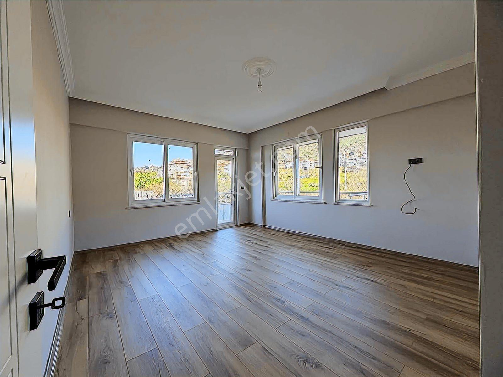 Dinekte Deniz Manzaralı Geniş 3+1 Kiralık Daire - Görsel 11