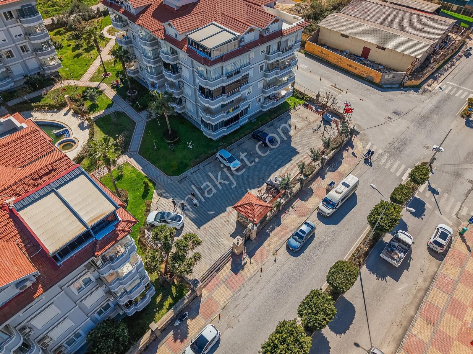 Oba Crown 3 Resort 3+1 Dubleks Satılık Daire Çok Geniş - Görsel 14