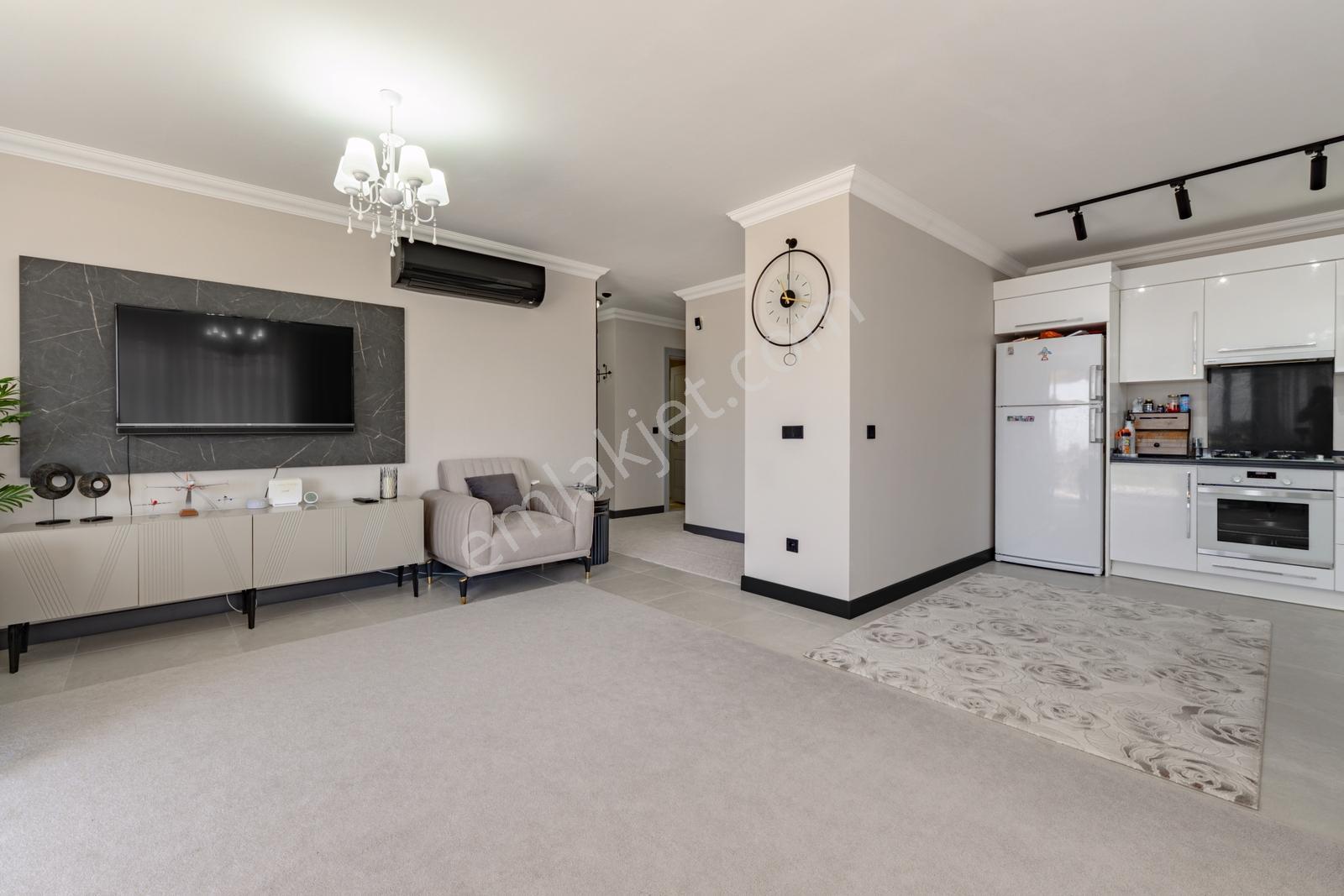 Konaklıda Denize 300 Metre Villa Tadında Satılık 2+1 Daire - Görsel 18