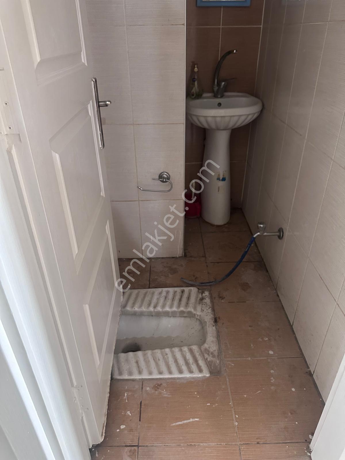 Çınar'da Asansörlü Doğalgazlı Çift Balkonlu 2+1/110m2 Daire 2.350.000 Tl - Görsel 14