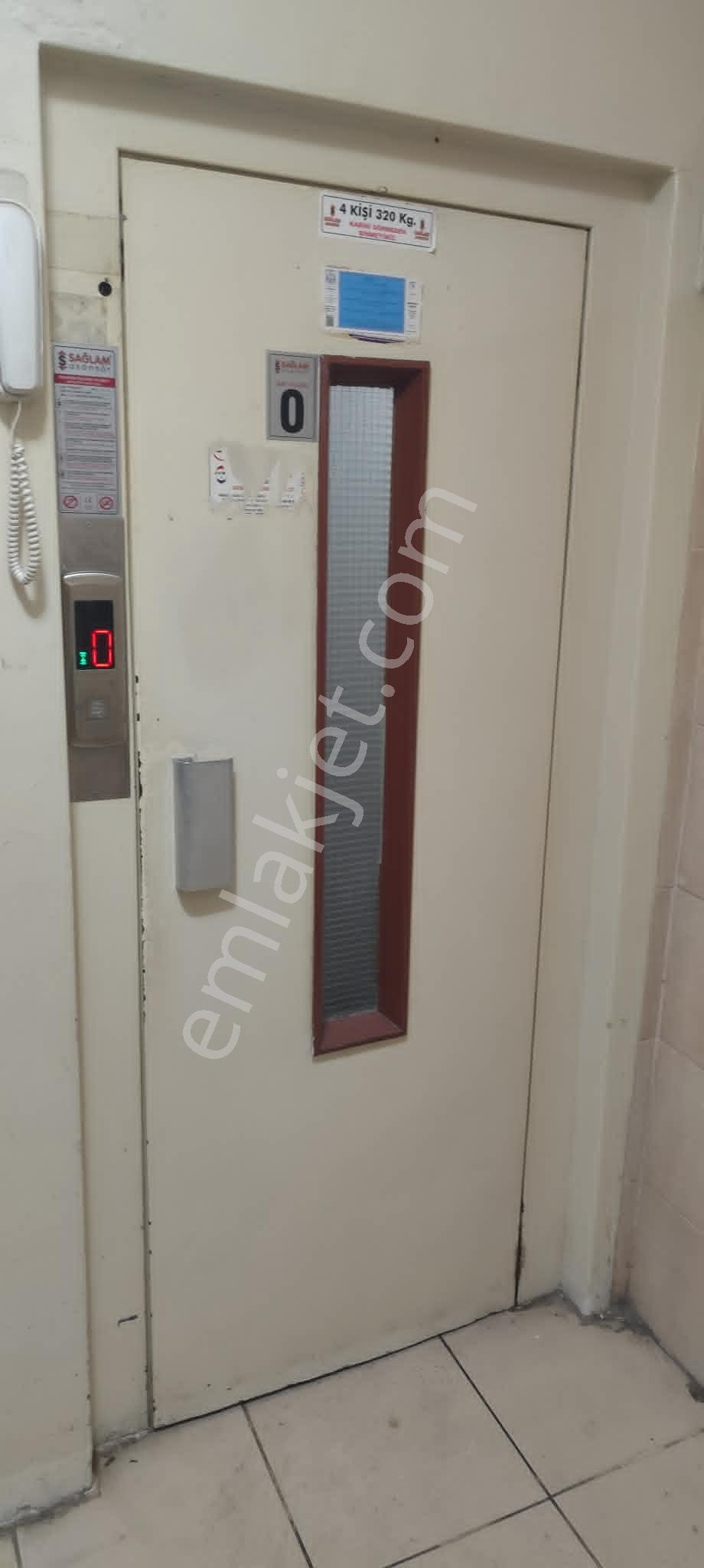 Çınar'da Asansörlü Doğalgazlı Çift Balkonlu 2+1/110m2 Daire 2.350.000 Tl - Görsel 18