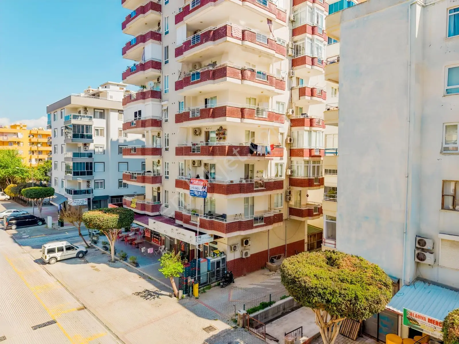 Alanya Mahmutlarda Salı Pazarı İçinde Eşyalı Satılık 2+1 Daire - Görsel 3