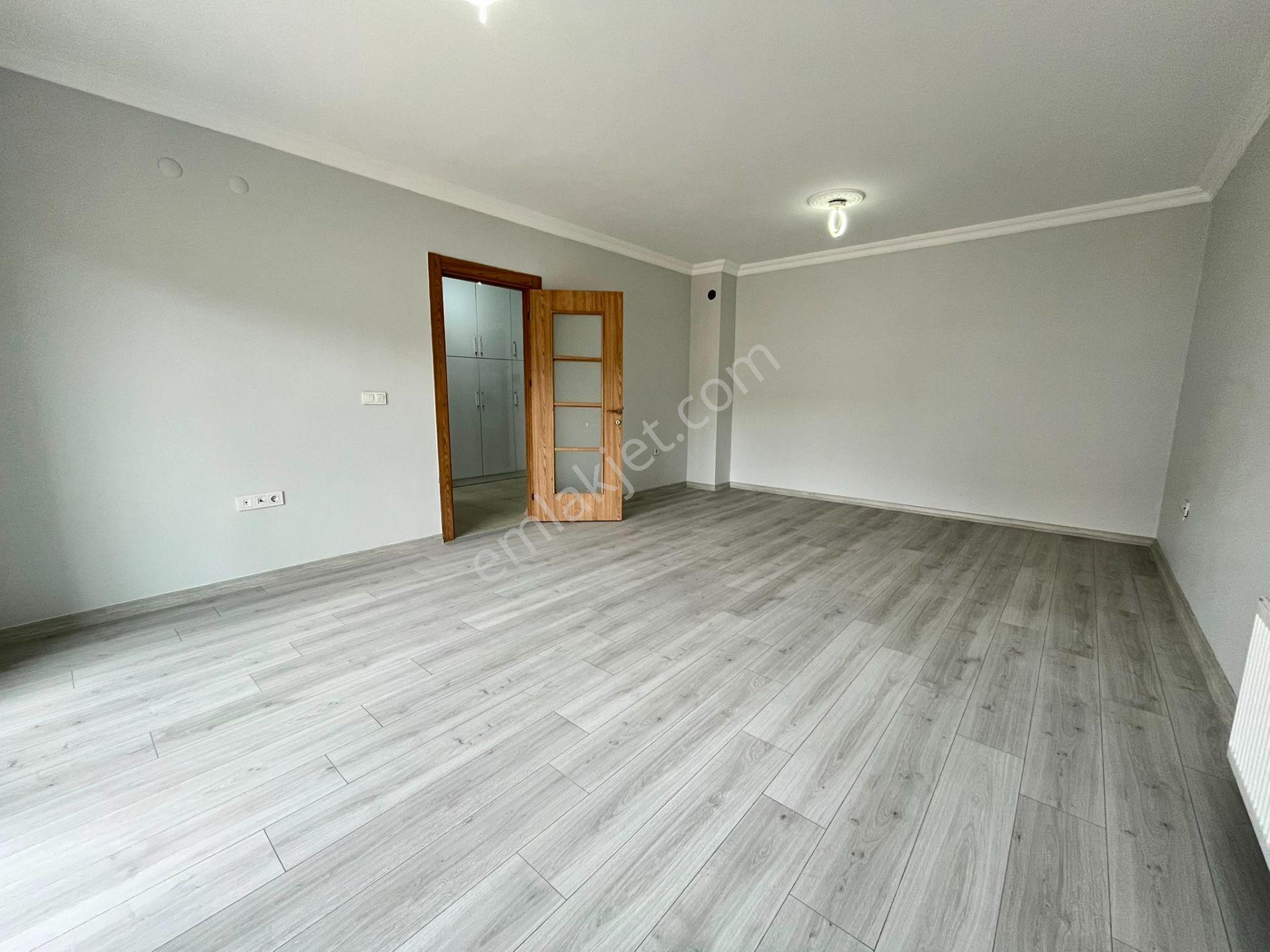 Akgedik Zeki Emlak'tan 1. Etap Çarşıda Satılık 2+1 Geniş Daire - Görsel 8