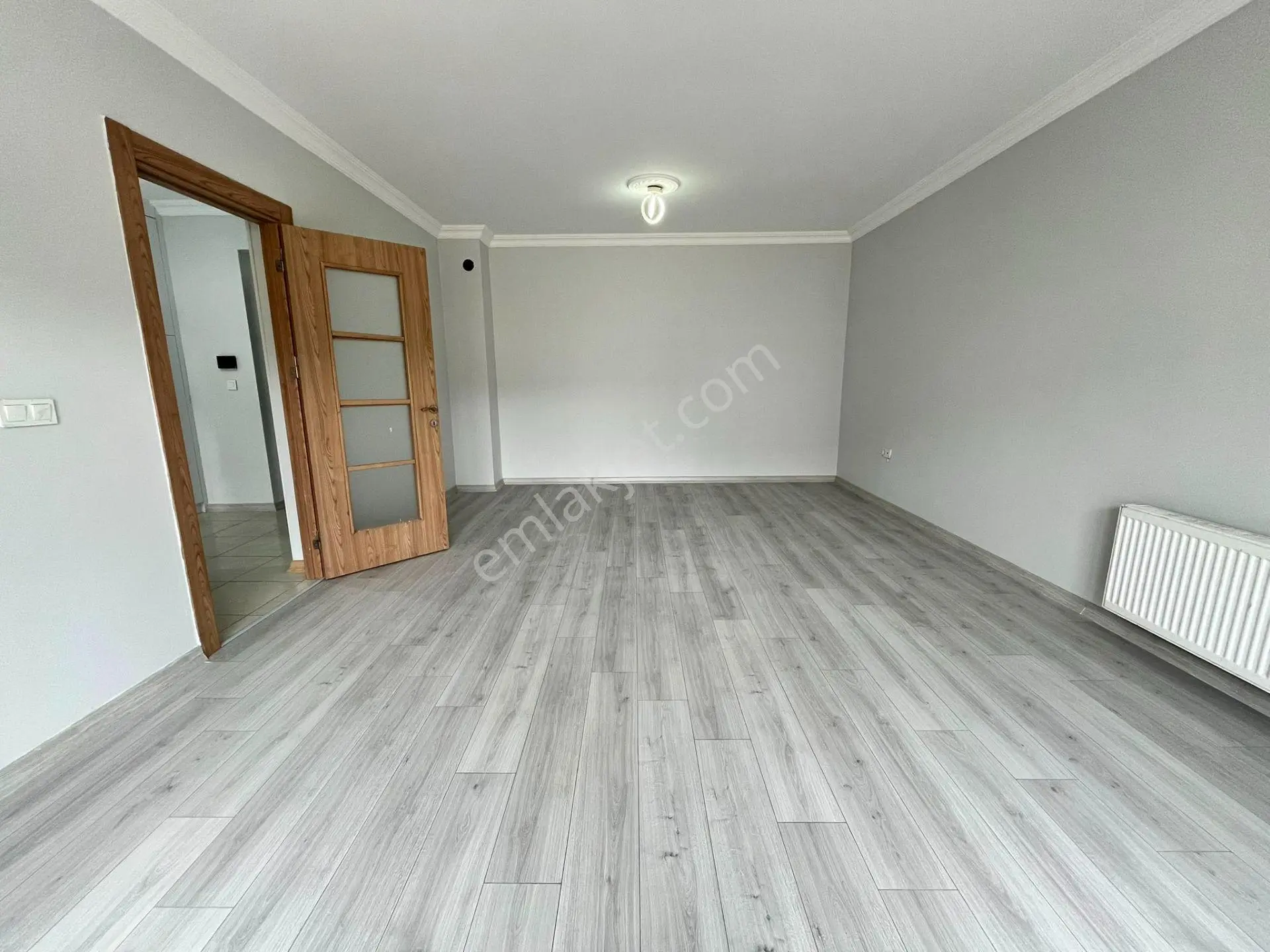 Akgedik Zeki Emlak'tan 1. Etap Çarşıda Satılık 2+1 Geniş Daire - Görsel 4