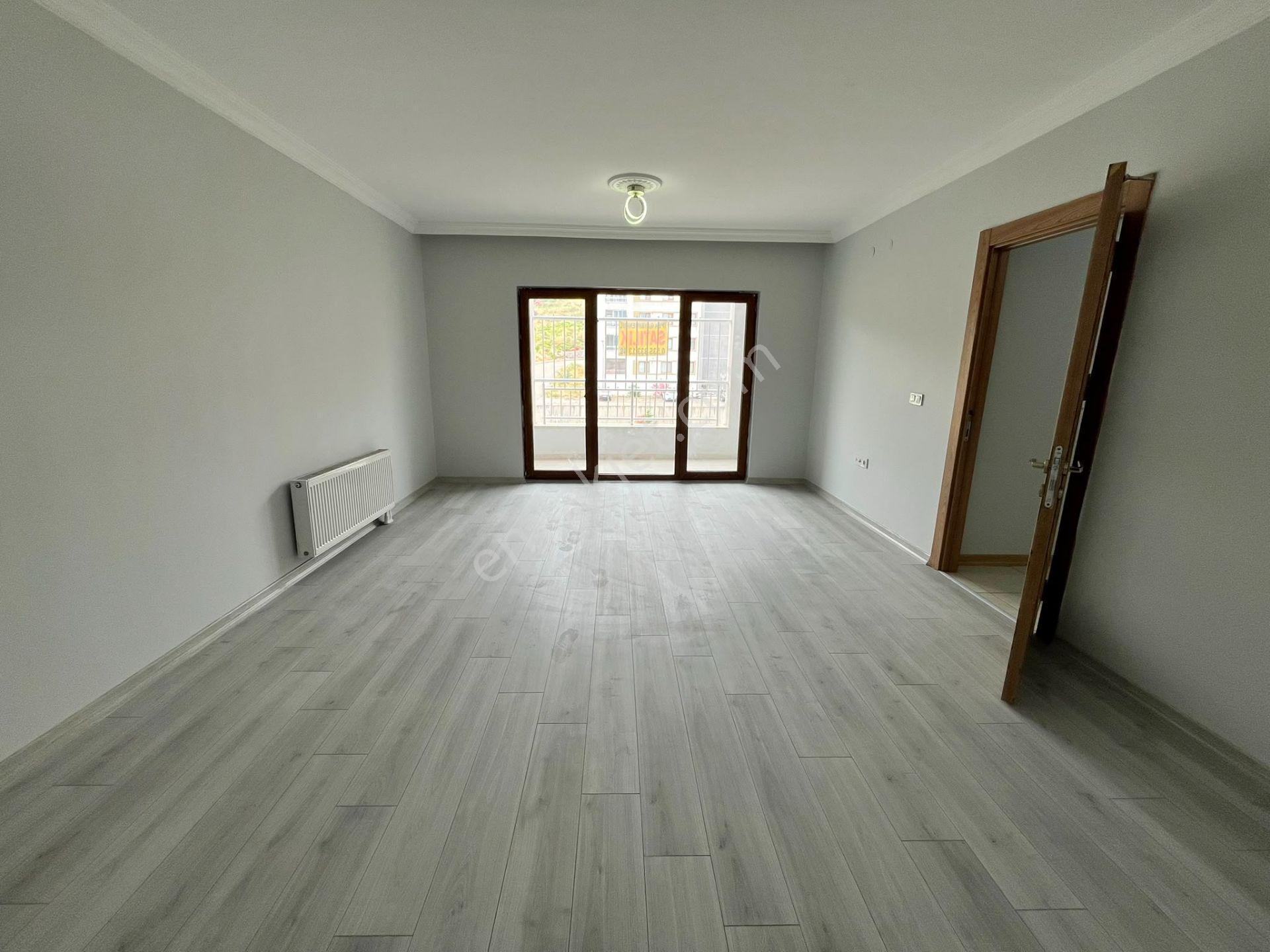 Akgedik Zeki Emlak'tan 1. Etap Çarşıda Satılık 2+1 Geniş Daire - Görsel 2
