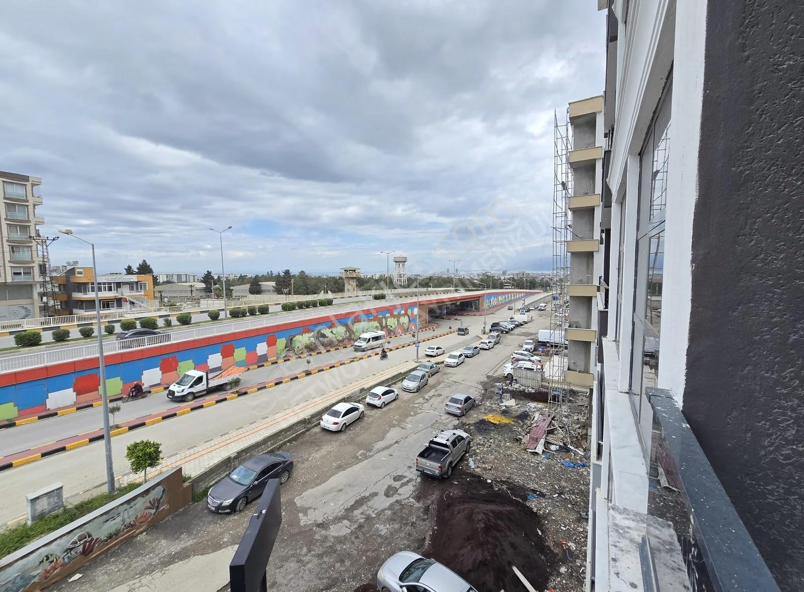 Sıfır Bina Geniş Balkonlu Cadde Üzeri Kiralık 1+1 - Görsel 5