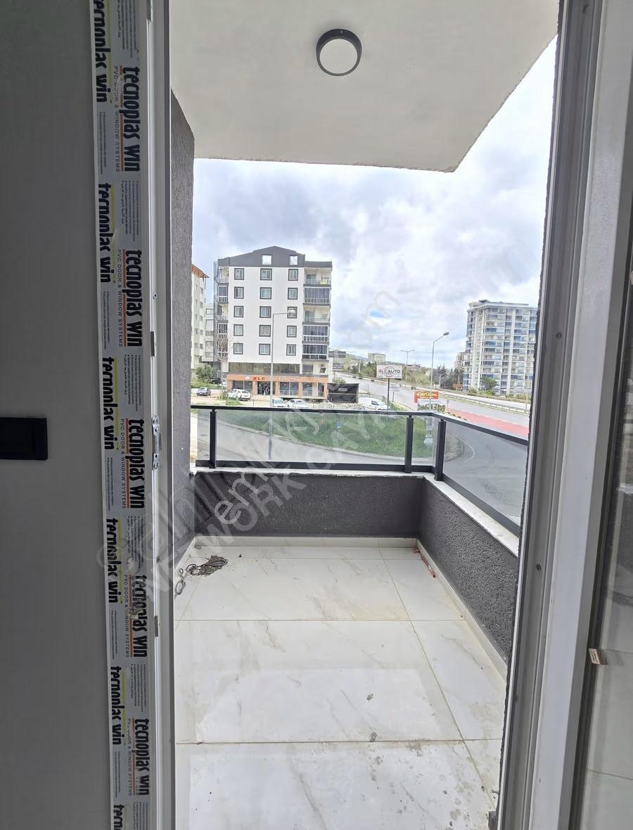 Sıfır Bina Geniş Balkonlu Cadde Üzeri Kiralık 1+1 - Görsel 6