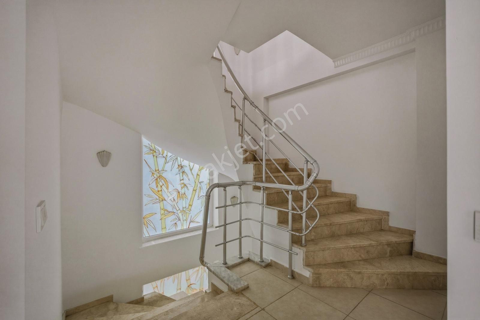 Su Gözü Mahallesi 3+1 Site İçinde Müstakil Villa İkamete Uygun - Görsel 15