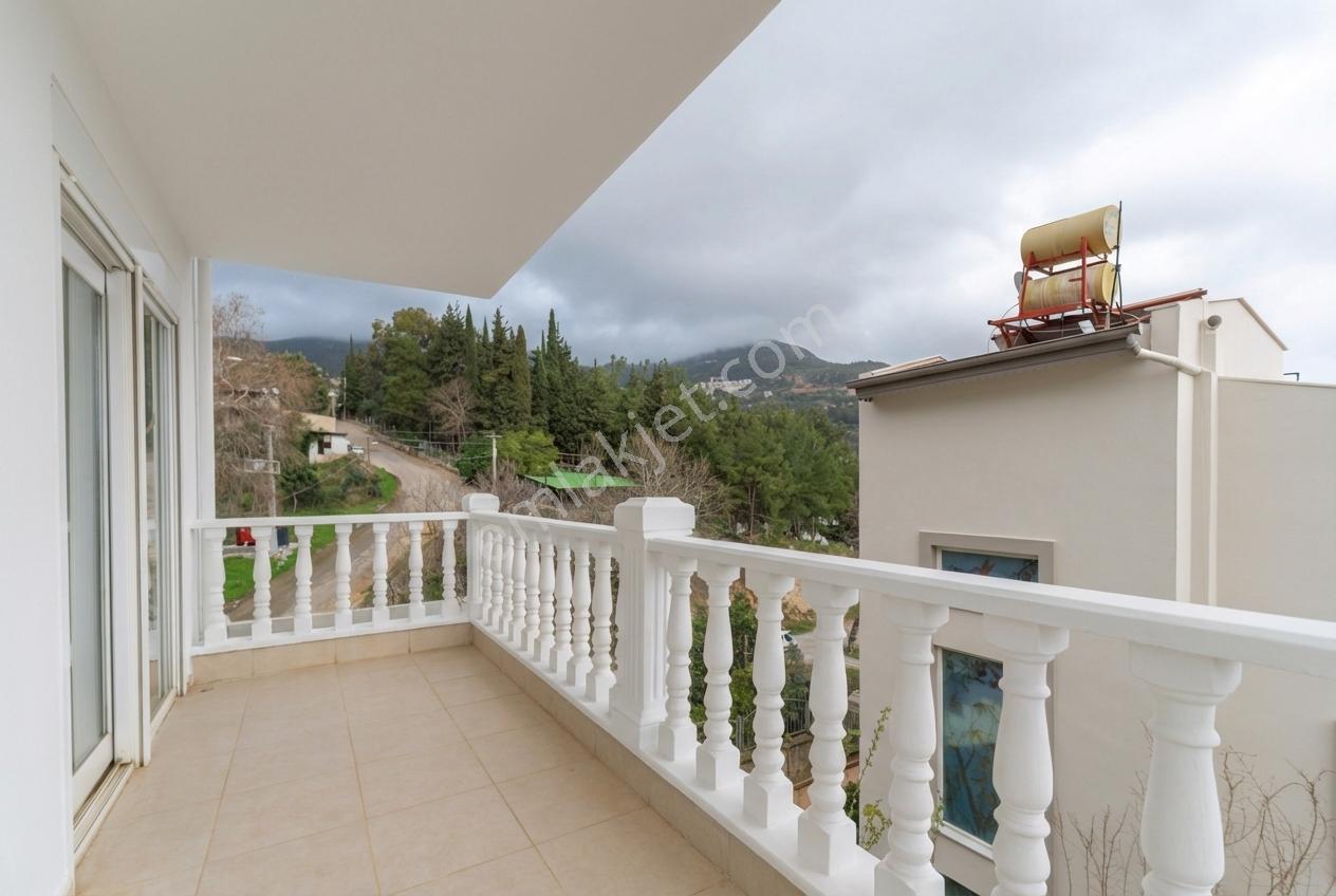 Su Gözü Mahallesi 3+1 Site İçinde Müstakil Villa İkamete Uygun - Görsel 2