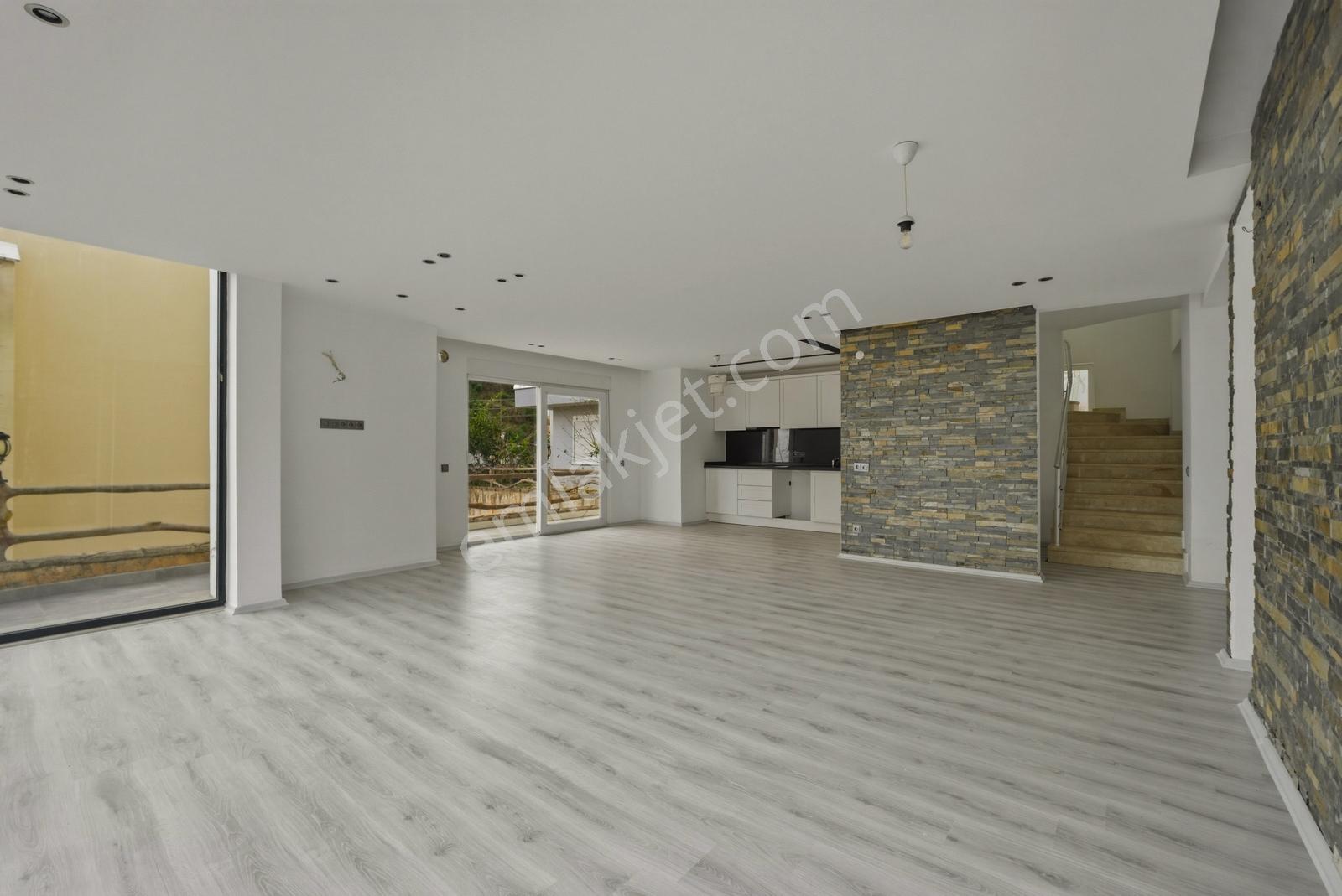 Su Gözü Mahallesi 3+1 Site İçinde Müstakil Villa İkamete Uygun - Görsel 13