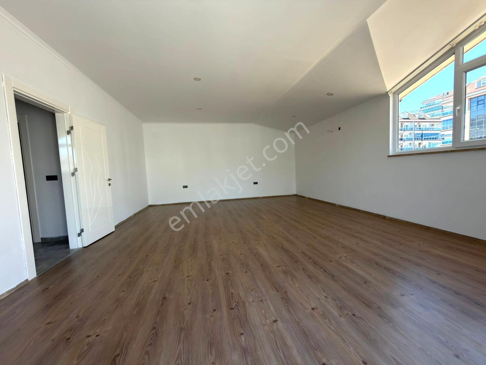 Alanya Çıplaklıda 4+1 Ayrı Mutfaklı Kiralık Daire - Görsel 15