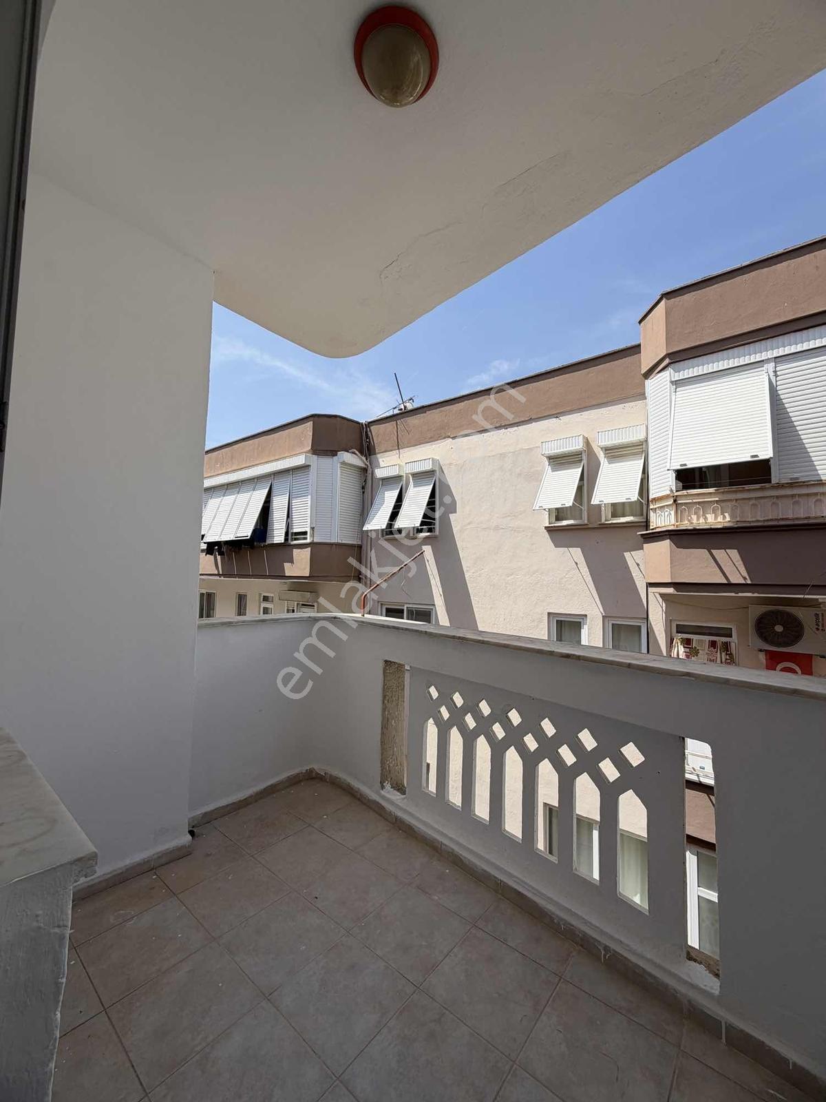 Şehir Merkezinde Geniş Ve Ferah 2+1 Kiralık Daire - Görsel 3