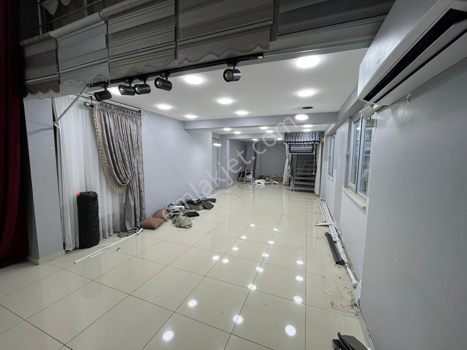 Amazon' Dan Çocuk Hastanesi Civarı İşlek Caddede Kiralık İşyeri! - Görsel 17