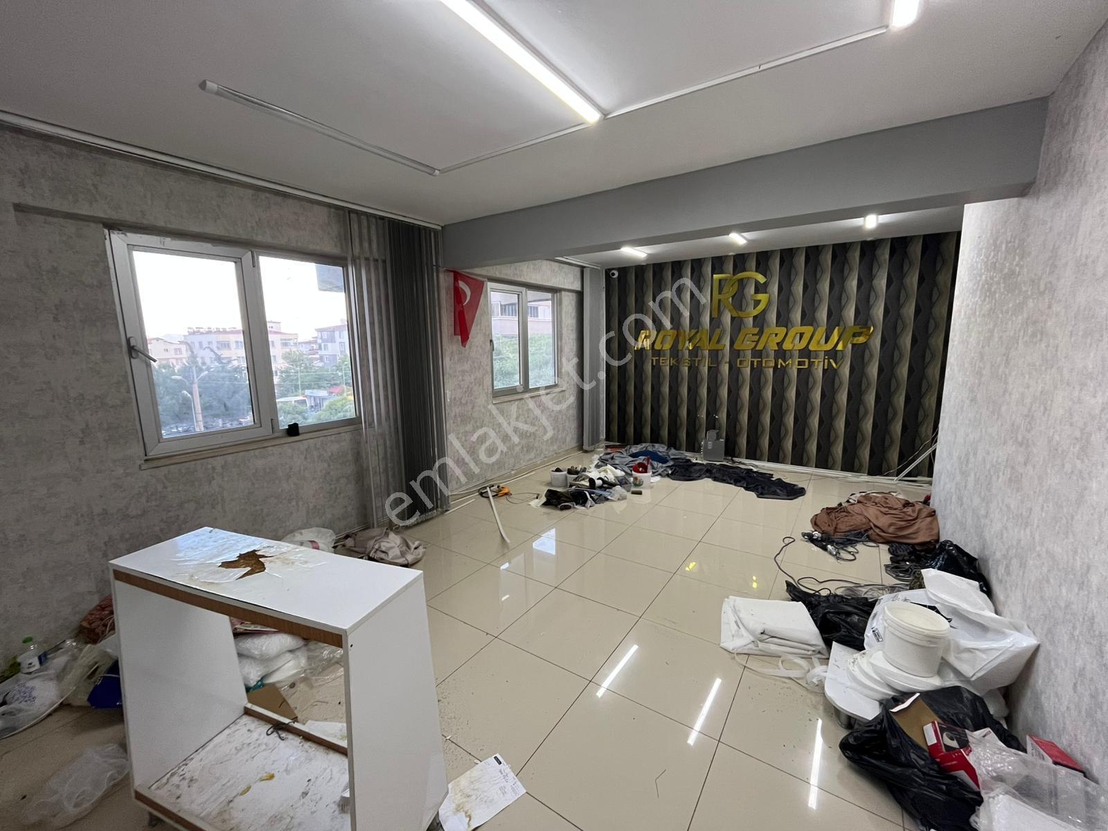 Amazon' Dan Çocuk Hastanesi Civarı İşlek Caddede Kiralık İşyeri! - Görsel 11