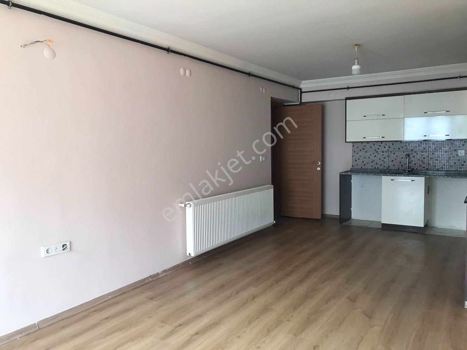 Öz Elit Emlak'tan Muradiye Mahallesinde Kiralık 1+1 Ara Kat Daire 15.000 Tl. - Görsel 8