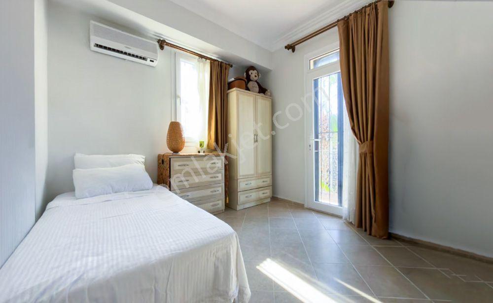 Goldhouse Dan Satılık Foça Da 450 M² Arsa Paylı, Geniş Bahçeli Müstakil Havuzlu Muhteşem Villa - Görsel 25