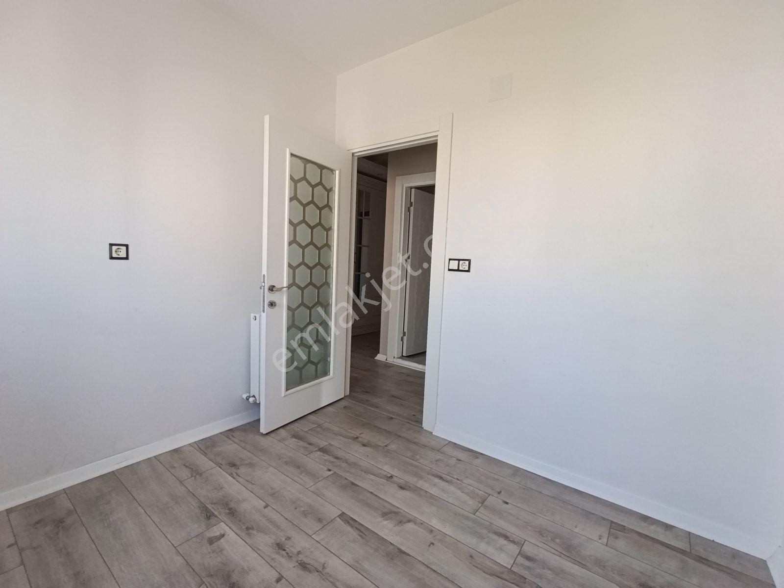 Atıcı'dan Belediyenin Yanında Kiralık Kombili 2+1 Daire. - Görsel 4