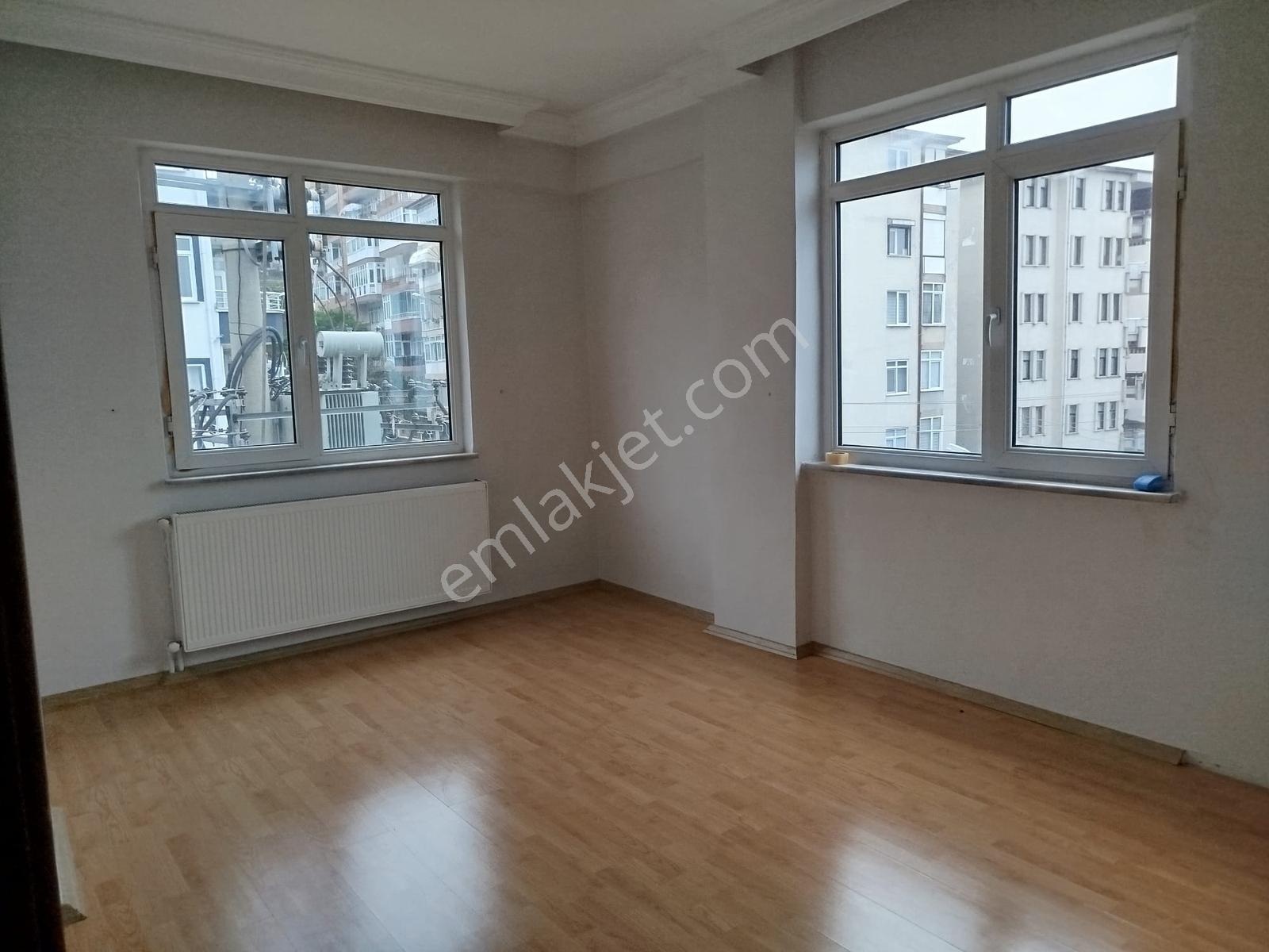 Remax Natural'dan Değirmendere'de Deniz Manzaralı Kiralık 3+1 - Görsel 11
