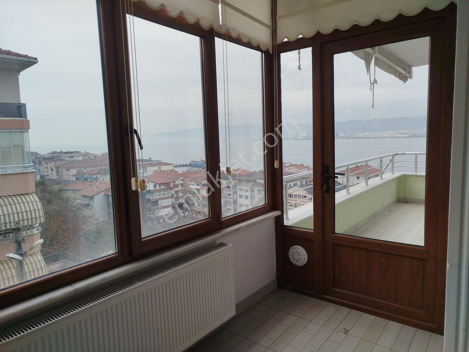 Remax Natural'dan Değirmendere'de Deniz Manzaralı Kiralık 3+1 - Görsel 12