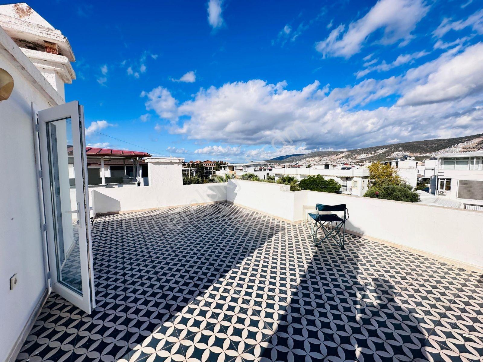 Müstakil, Geniş Bahçeli, Denize Komşu 3+1 Villa - Görsel 13