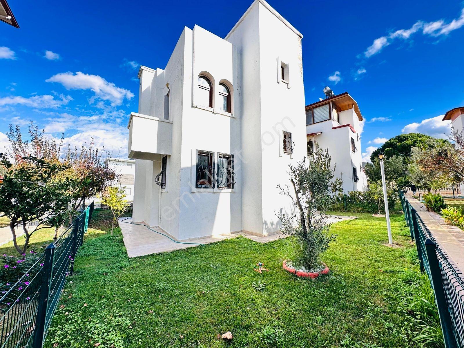 Müstakil, Geniş Bahçeli, Denize Komşu 3+1 Villa - Görsel 10