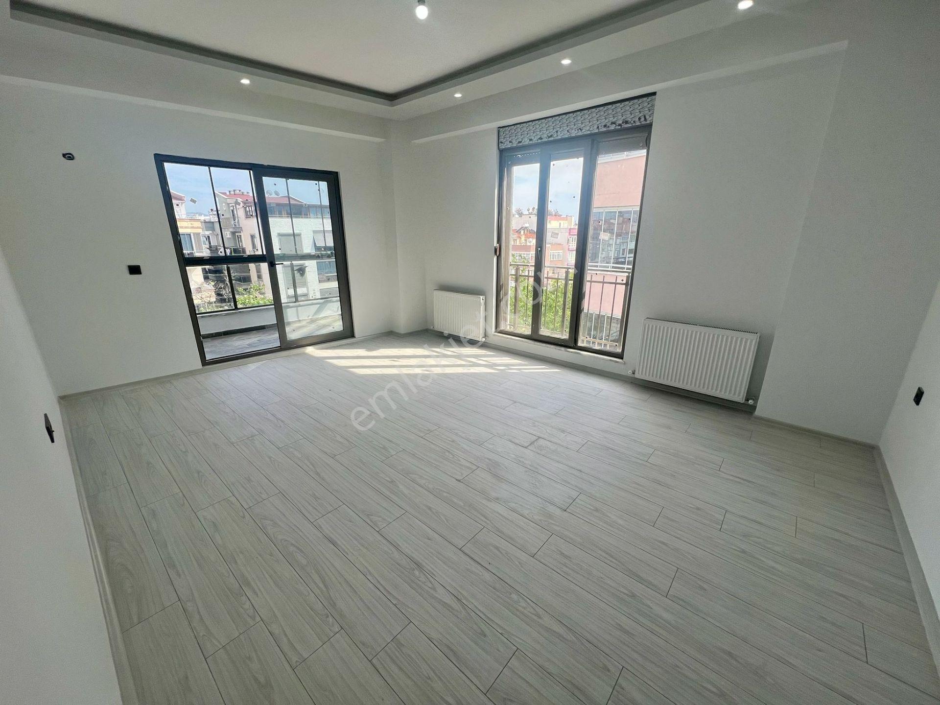 Akçay Aras Emlaktan Altınkumda Doğalgazlı Denize 300 Metre 4+1 Dubleks Daire