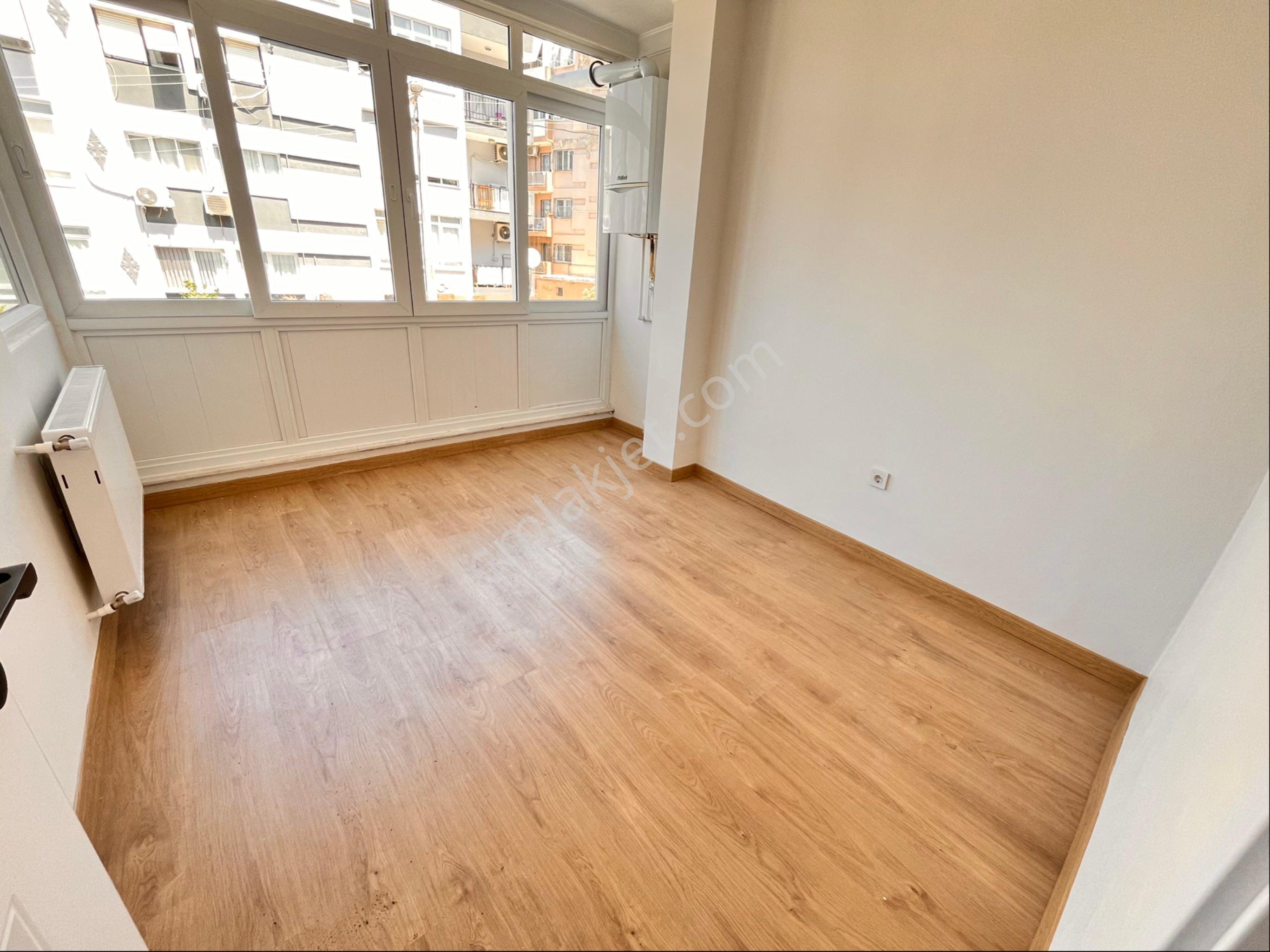 Basın Sitesinde 3+1 120m2 Arakat Lüks Dekorlu Arakat Konunda Köş Daire - Görsel 14