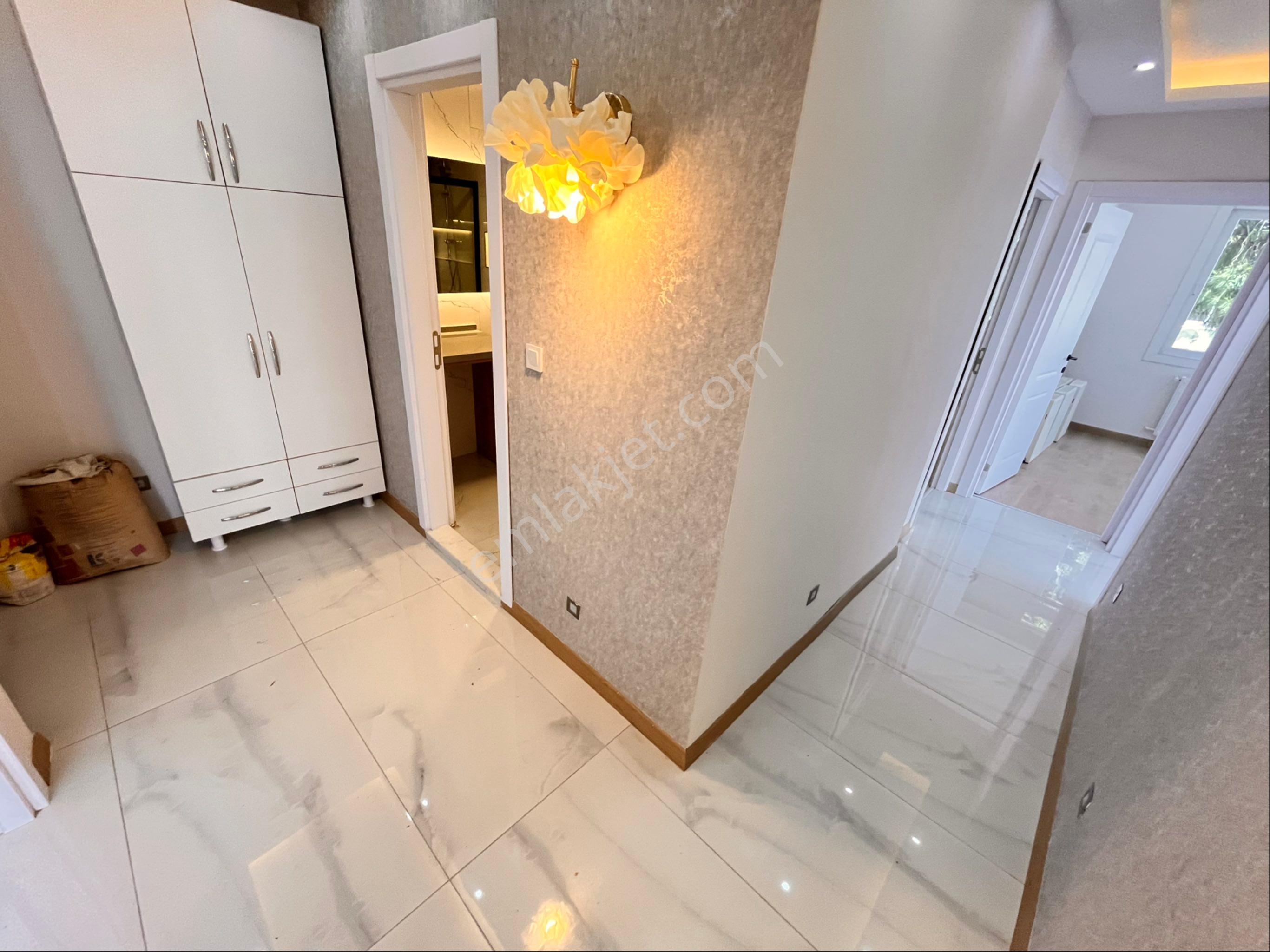 Basın Sitesinde 3+1 120m2 Arakat Lüks Dekorlu Arakat Konunda Köş Daire - Görsel 22