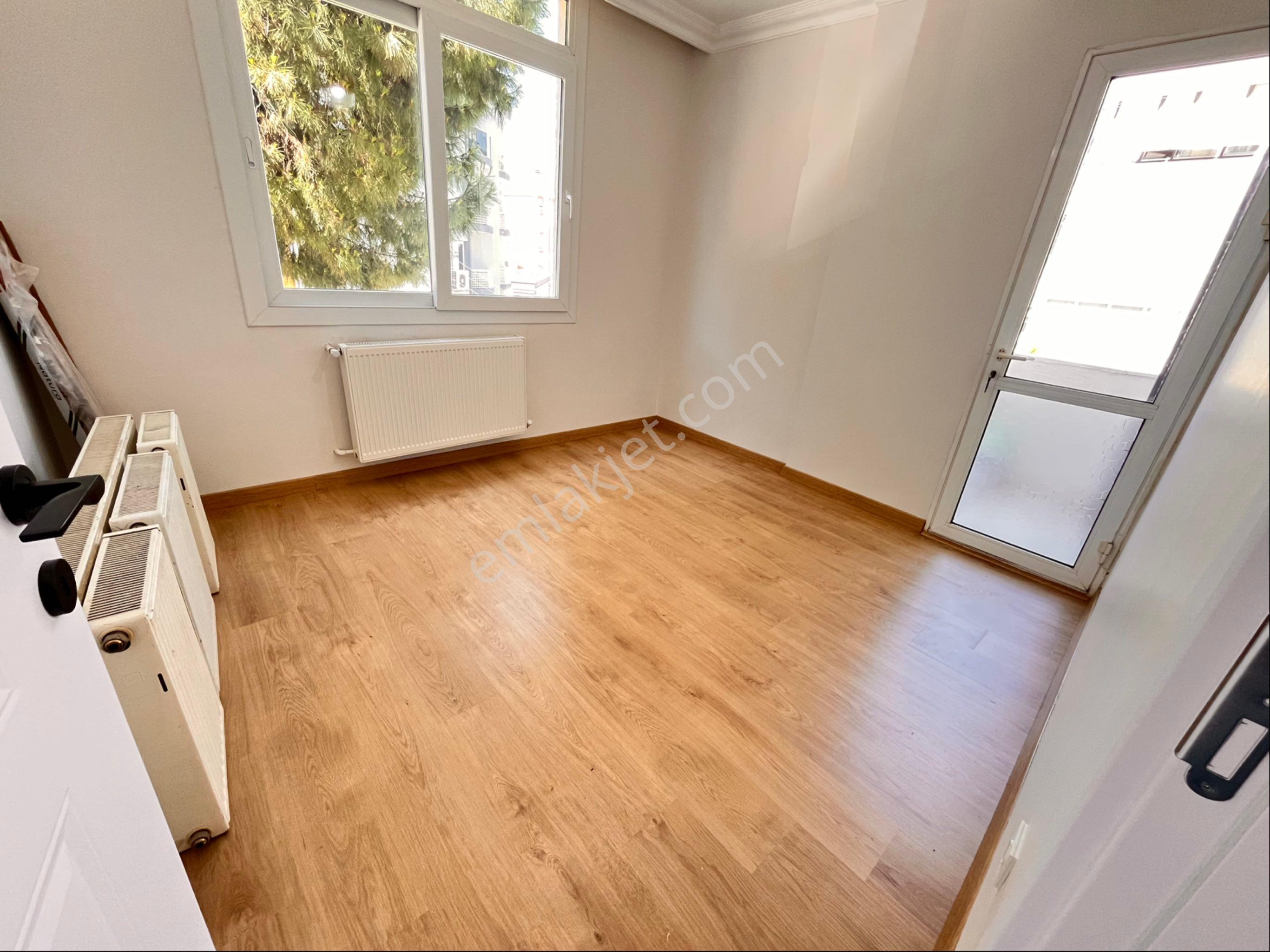 Basın Sitesinde 3+1 120m2 Arakat Lüks Dekorlu Arakat Konunda Köş Daire - Görsel 20