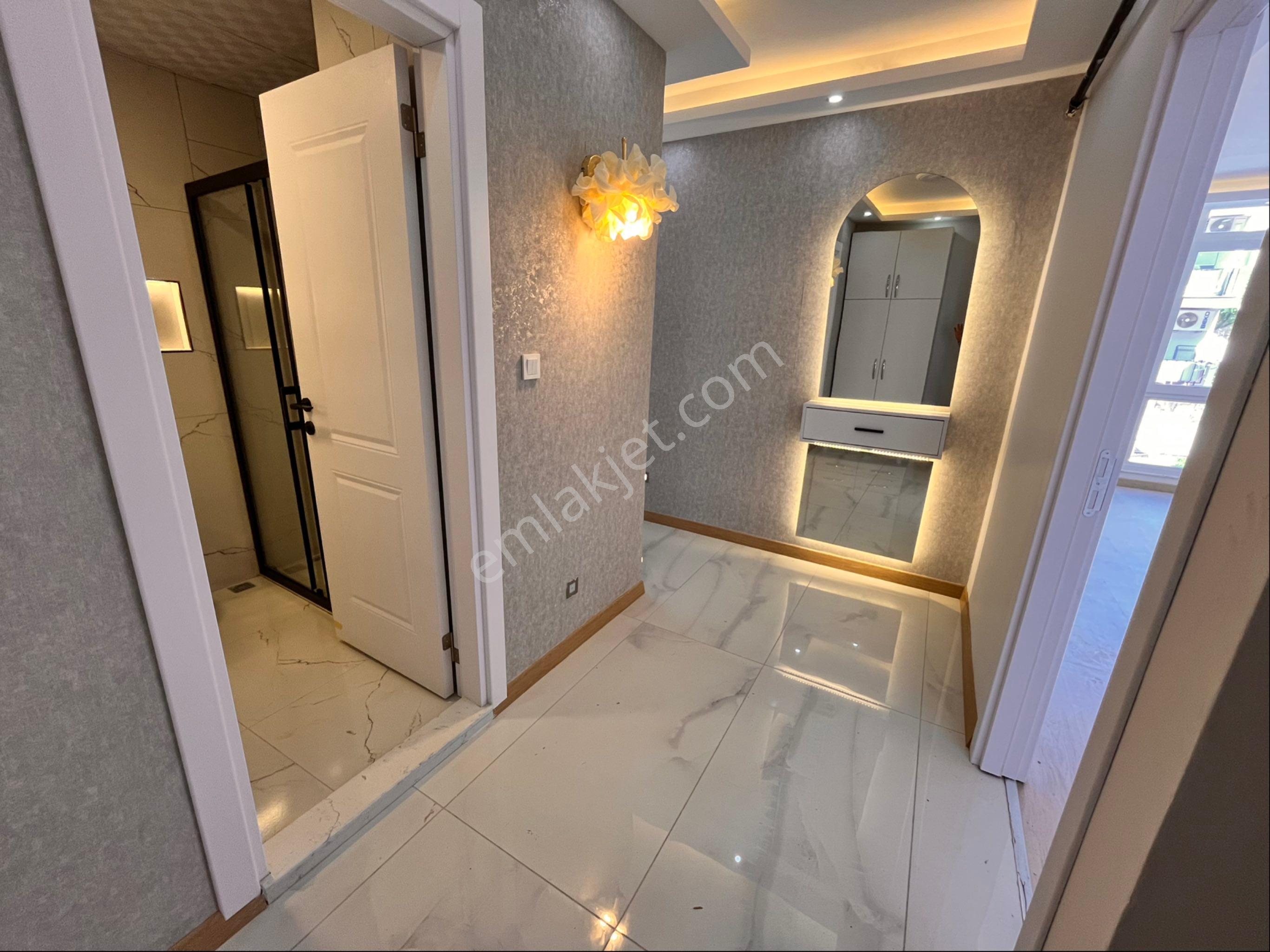 Basın Sitesinde 3+1 120m2 Arakat Lüks Dekorlu Arakat Konunda Köş Daire - Görsel 23