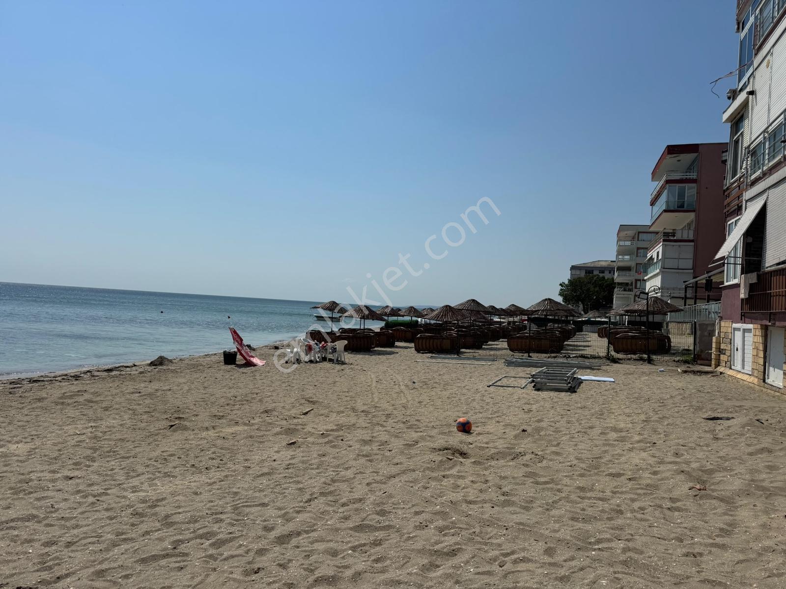 Kumburgaz Konak Sitesin De 1+1 Satılık Daire Denize Sıfır Sitede - Görsel 17