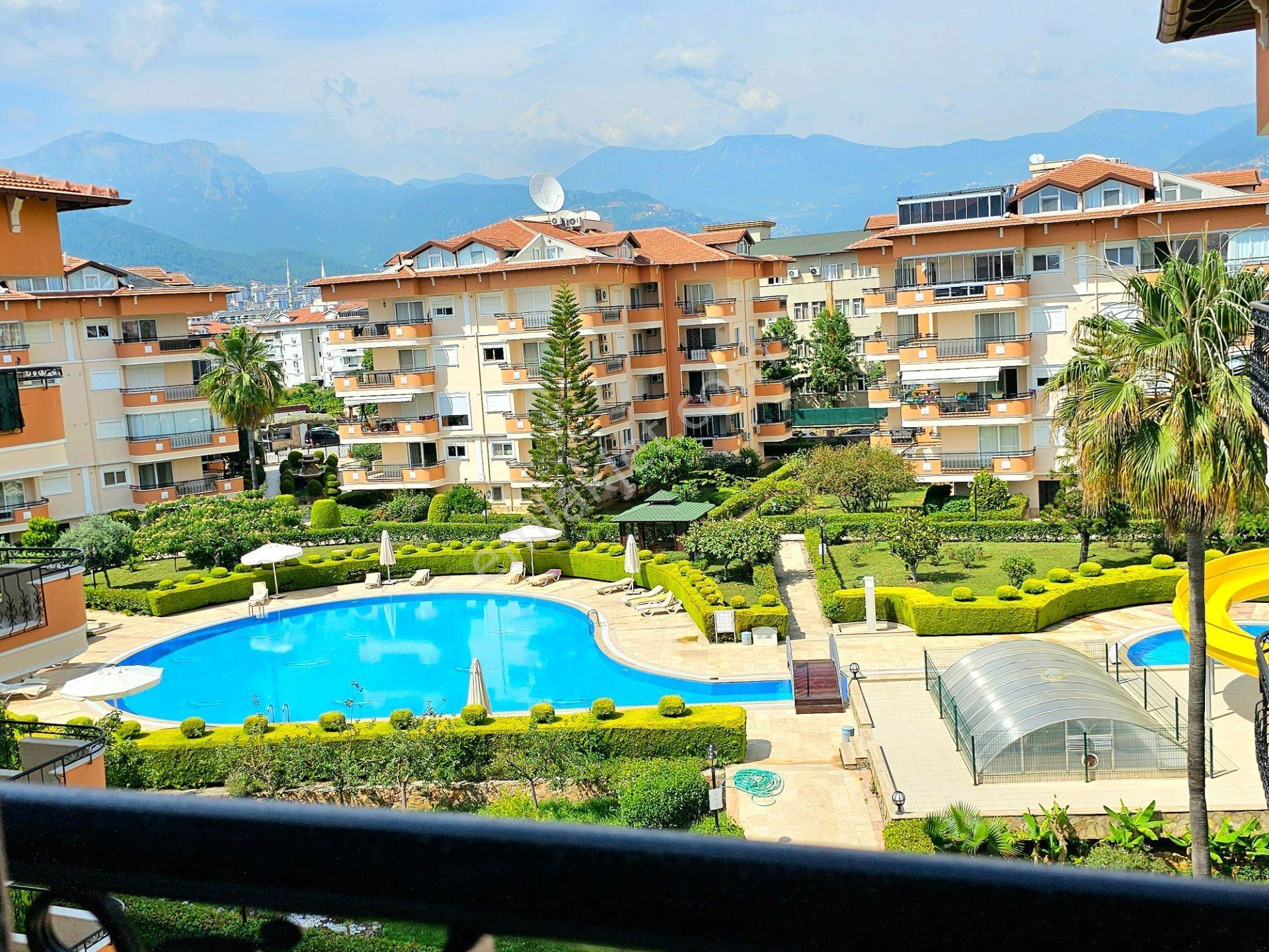 Alanya / Oba’da Havuz, Dağ Ve Şehir Manzaralı 3+1 Dubleks Lüks Daire