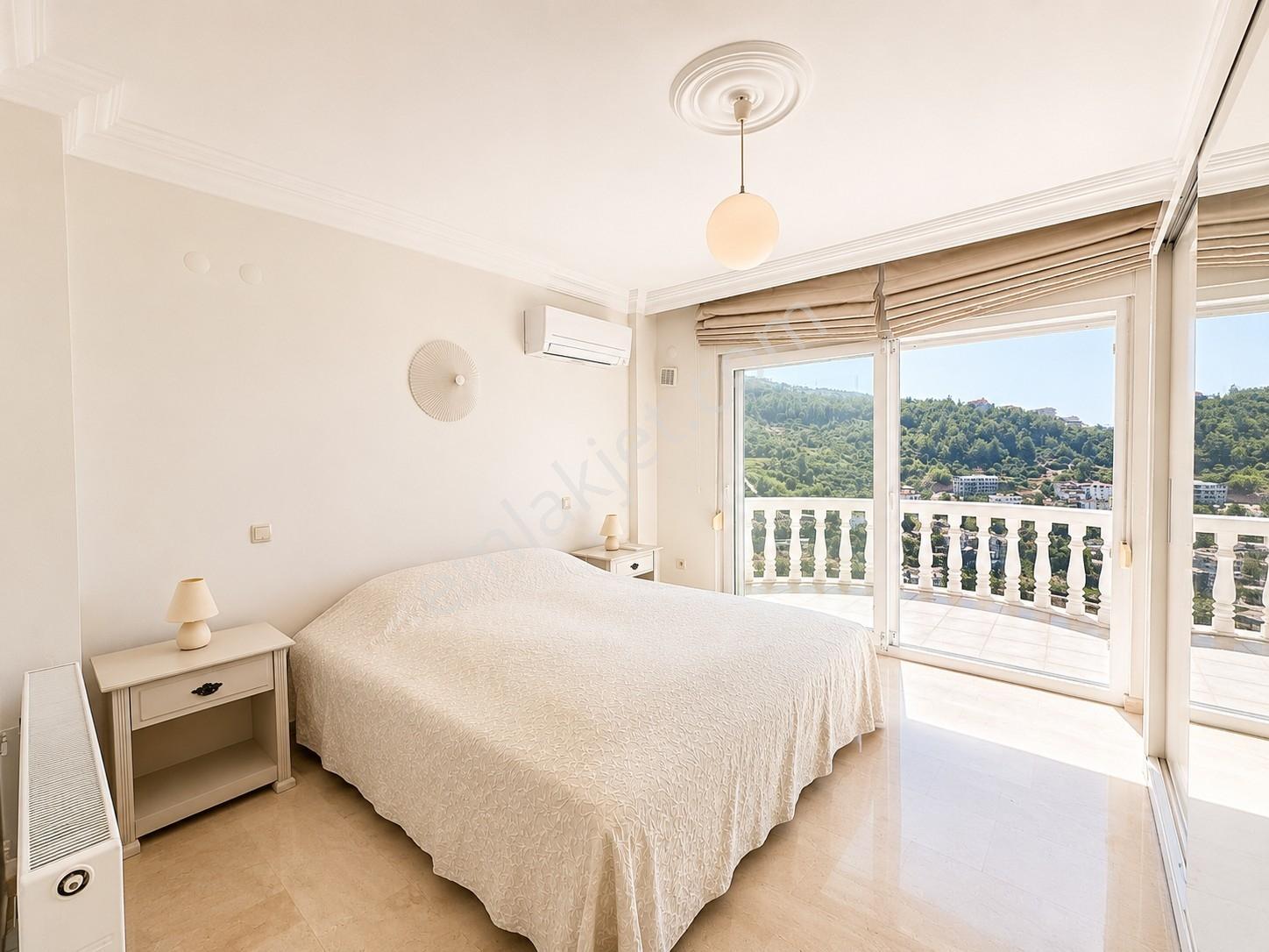 Alanya Tepe 4+1 350m2 3 Balkon,otopark,havuz,eşyalı,kale Manzara - Görsel 14