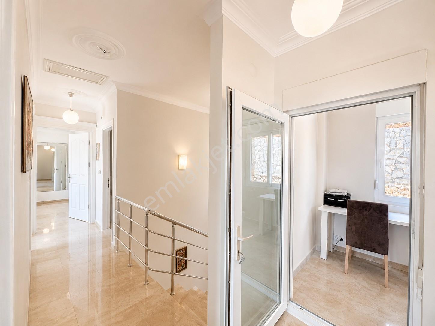 Alanya Tepe 4+1 350m2 3 Balkon,otopark,havuz,eşyalı,kale Manzara - Görsel 18