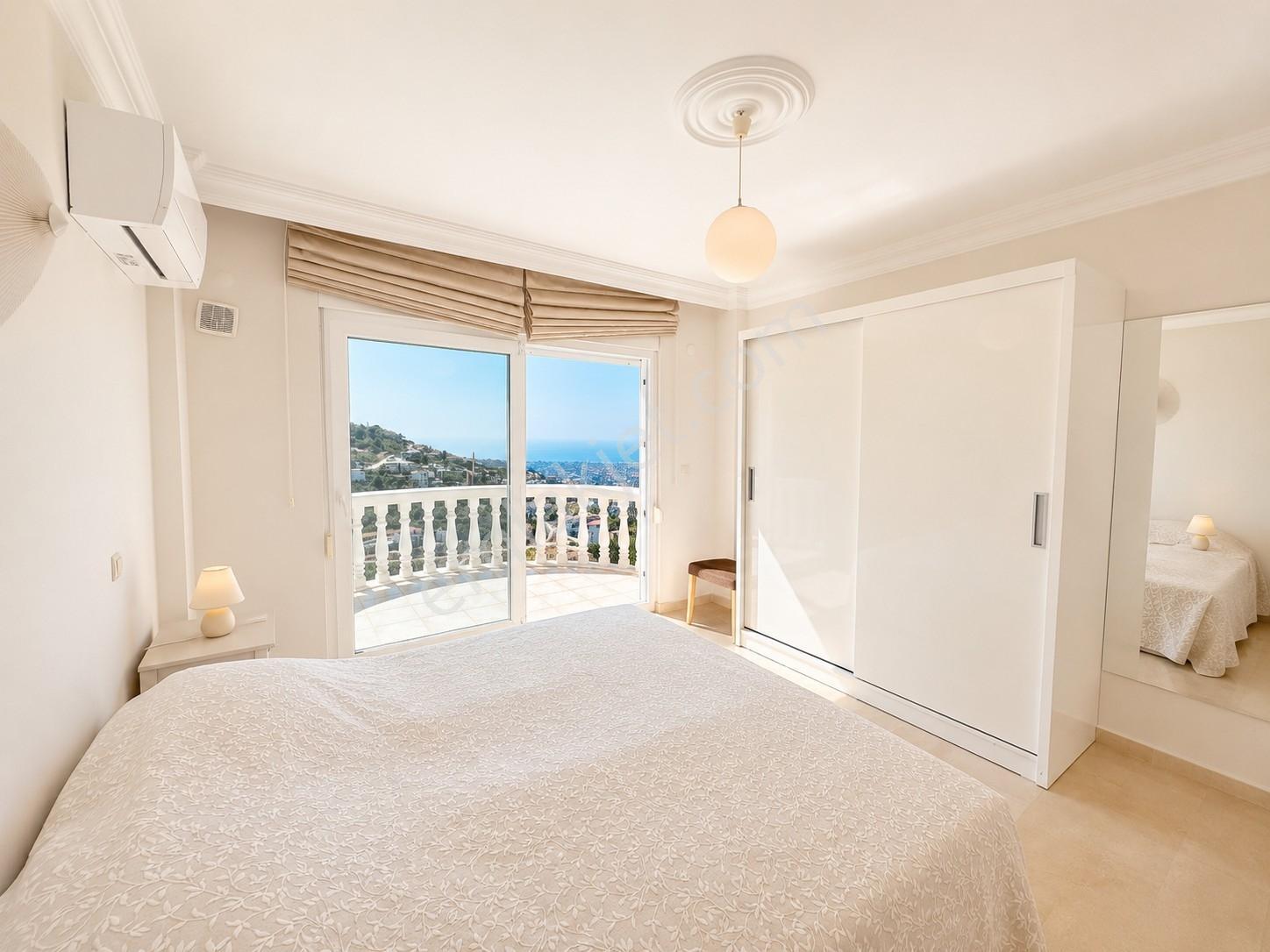 Alanya Tepe 4+1 350m2 3 Balkon,otopark,havuz,eşyalı,kale Manzara - Görsel 8