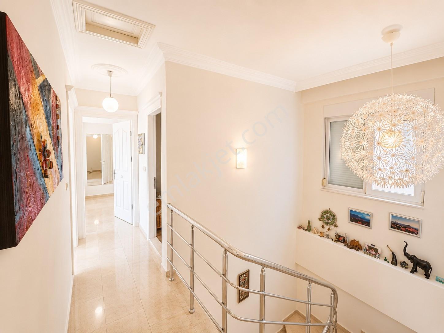 Alanya Tepe 4+1 350m2 3 Balkon,otopark,havuz,eşyalı,kale Manzara - Görsel 6