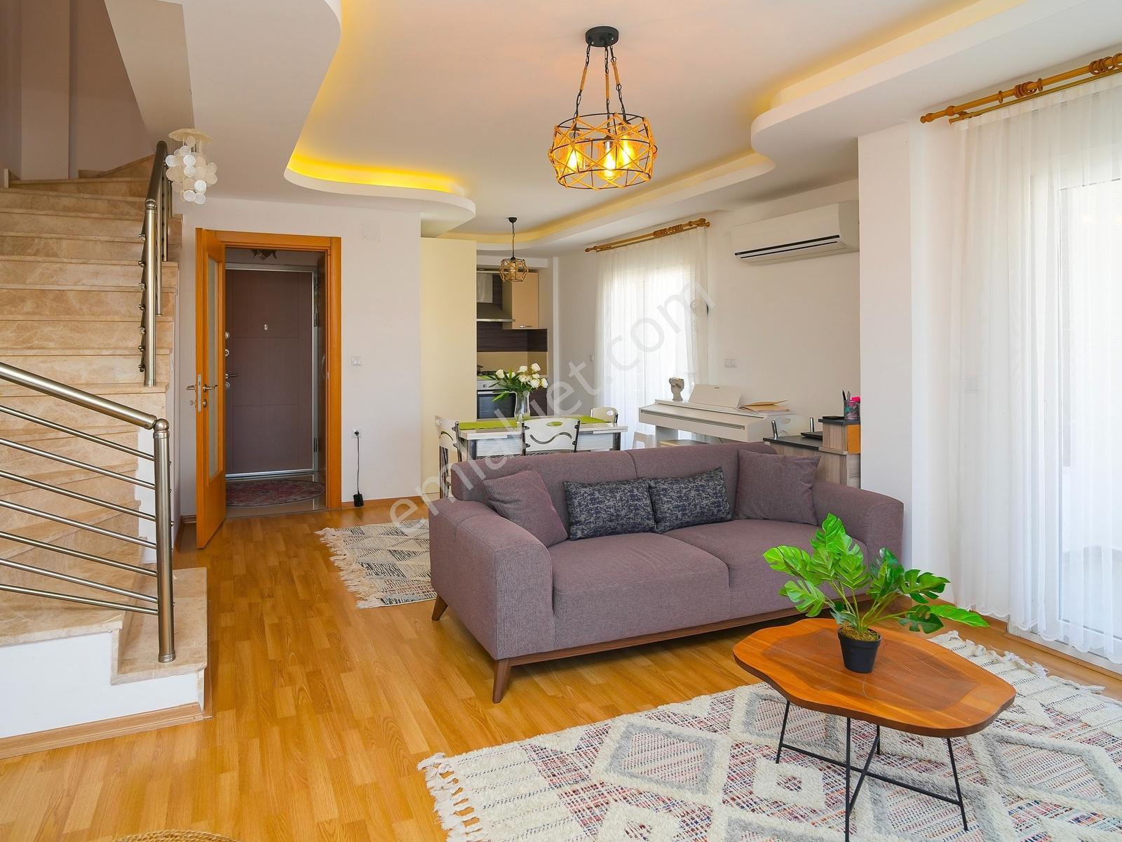 Ata'dan İçmeler'de Genç, Havuzlu Ve Bahçeli Sitede 3+1 Dubleks - Görsel 6