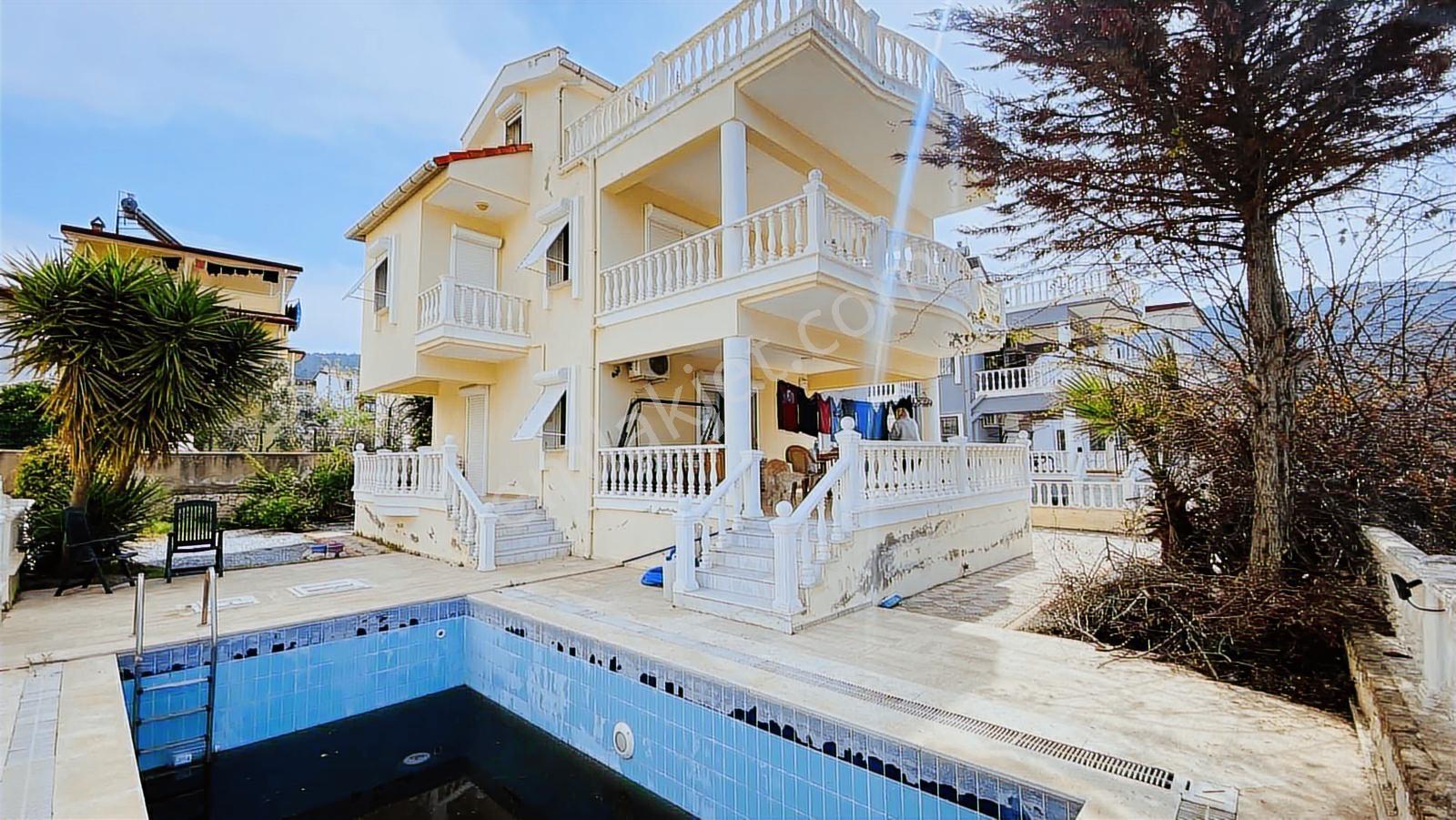 İngilizden Satılık 4+1 Trıplex Havuzlu Villa - Görsel 11